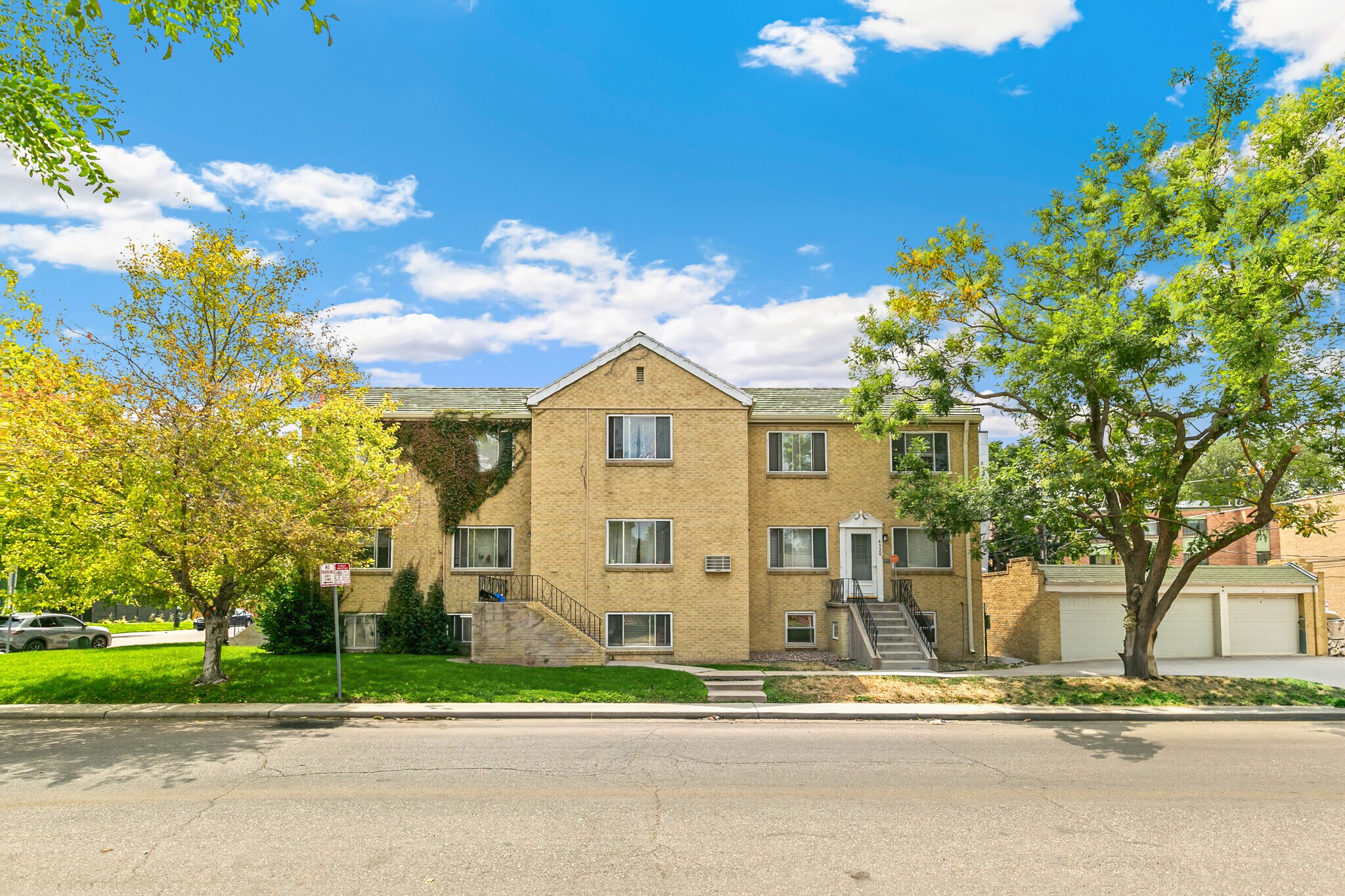 1195 Birch St, Denver, CO for Sale