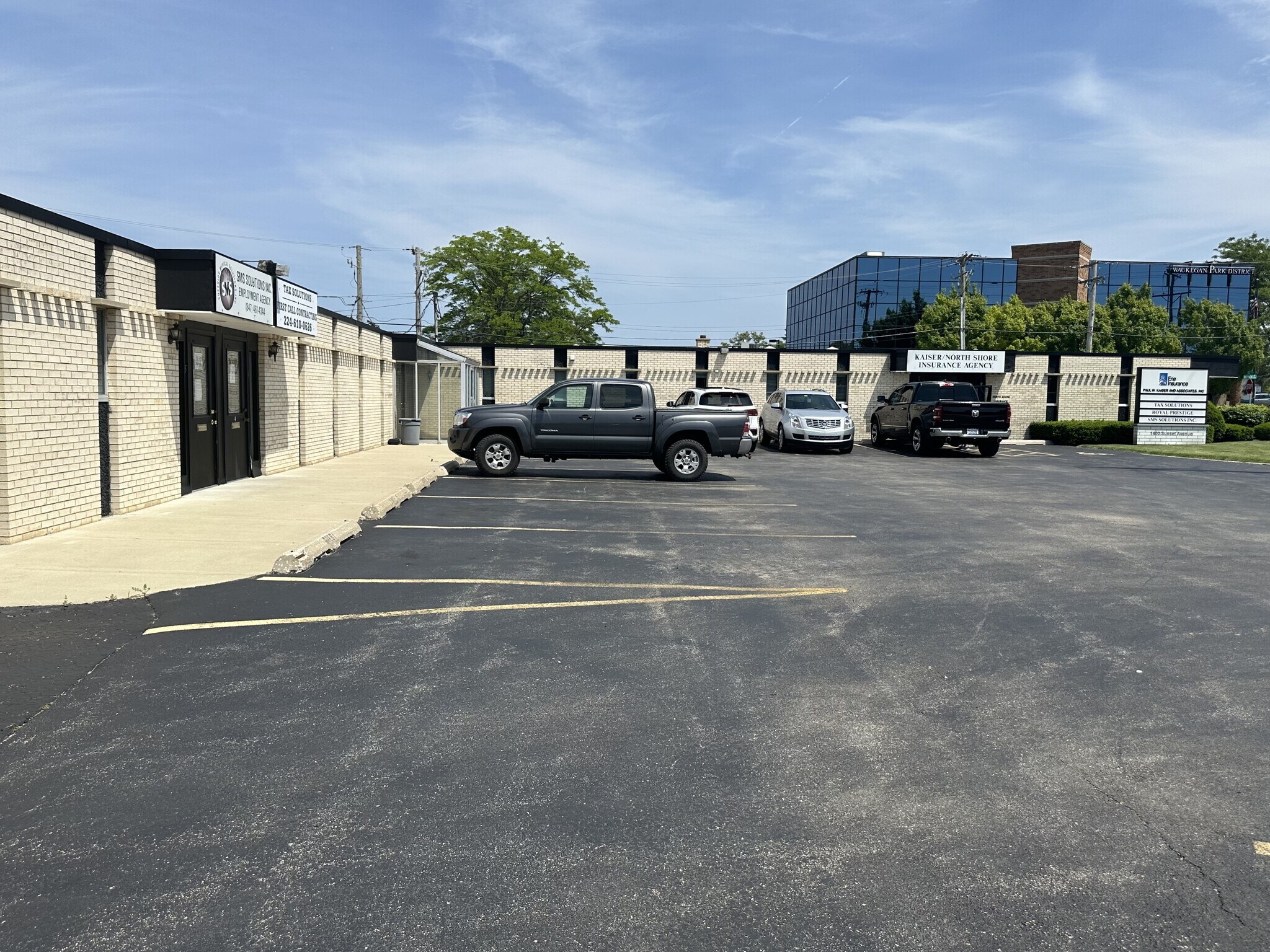 1400 Sunset Ave, Waukegan, IL for Rent