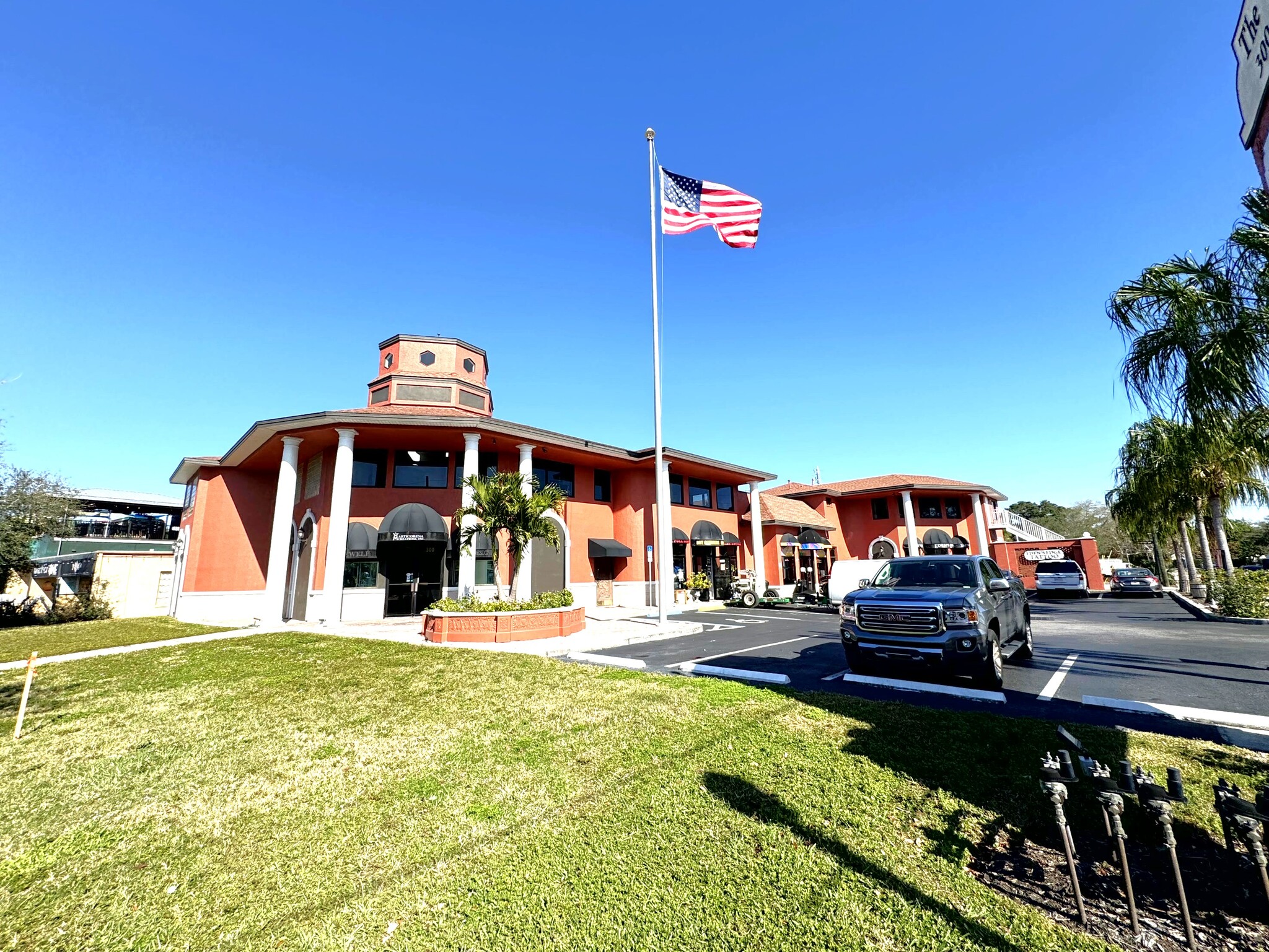 300-310 Monroe St, Dunedin, FL for Rent