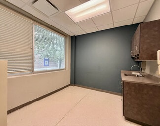 Papillion, NE Office/Medical - 10701 S 72nd St