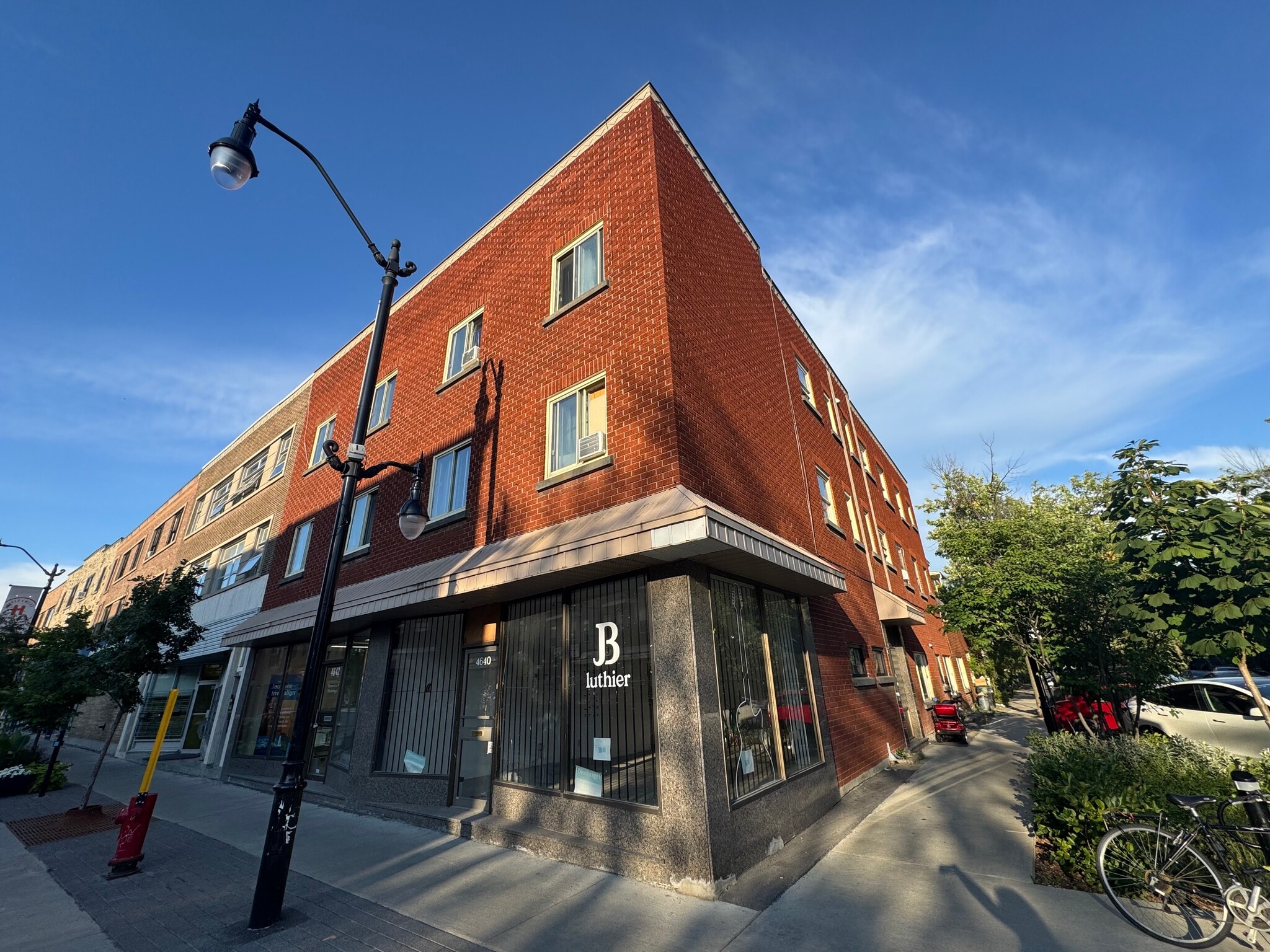 4640 Sainte-Catherine E, Montréal, QC for Rent