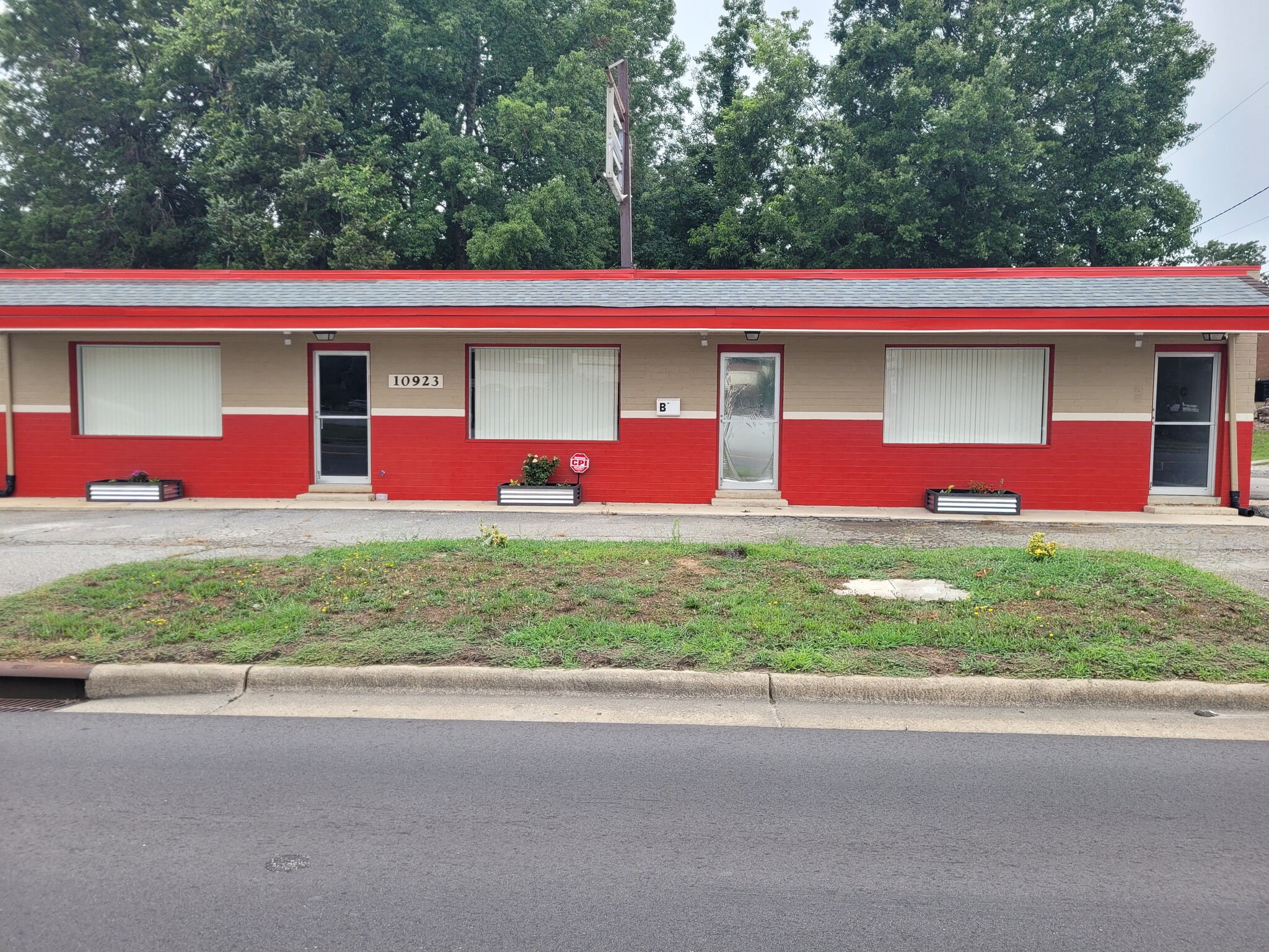 10923 N Main St, Archdale, NC for Rent