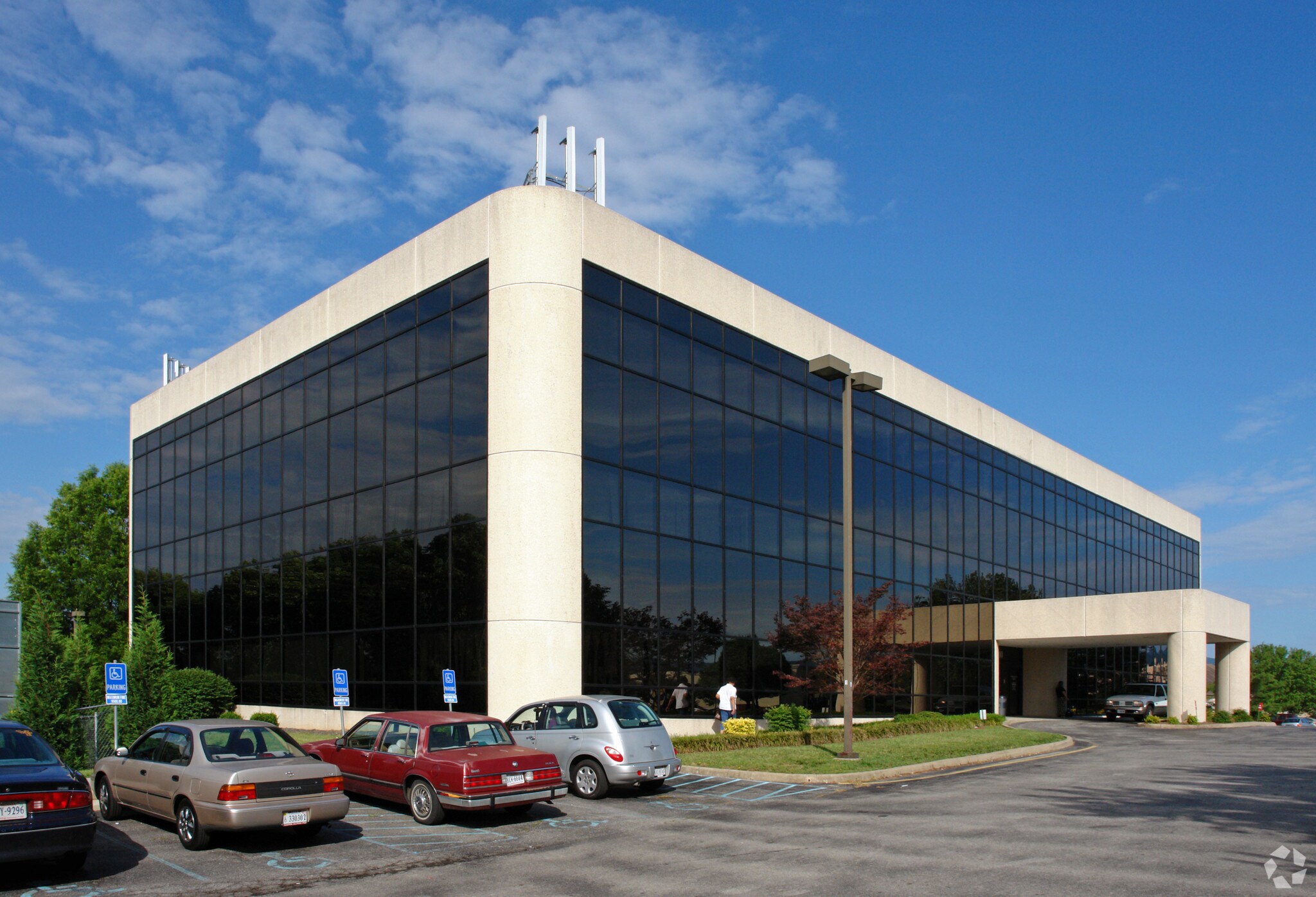 4910 Valley View Blvd, Roanoke, VA for Sale