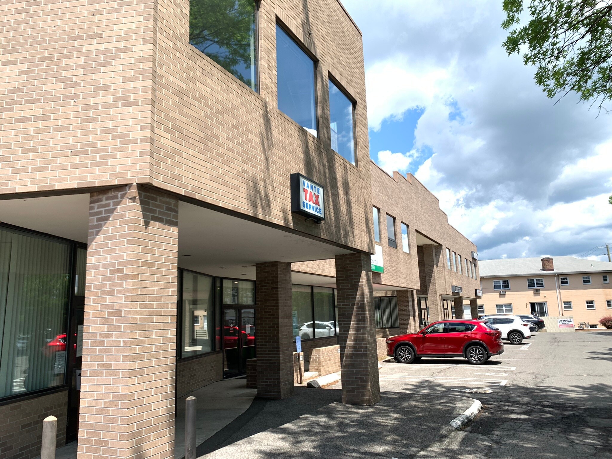 456 Glenbrook Rd, Stamford, CT for Rent