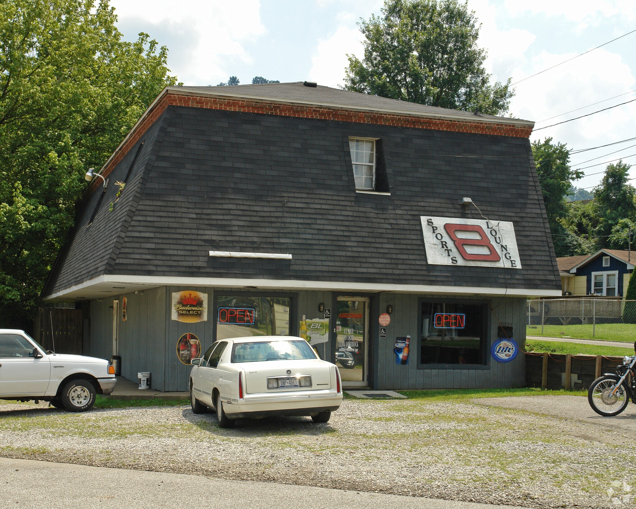 9921 Maccorkle Ave, Charleston, WV for Rent