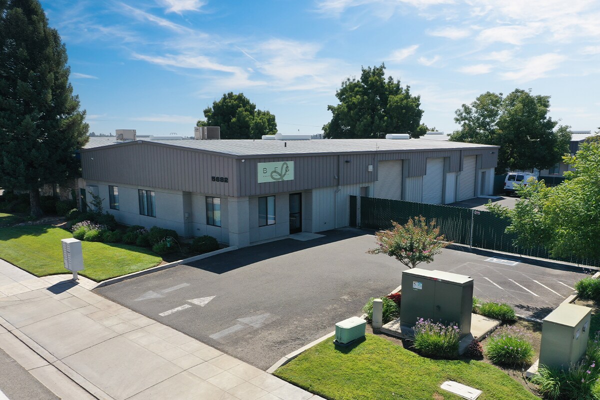 5682 E Clinton Ave, Fresno, CA for Sale