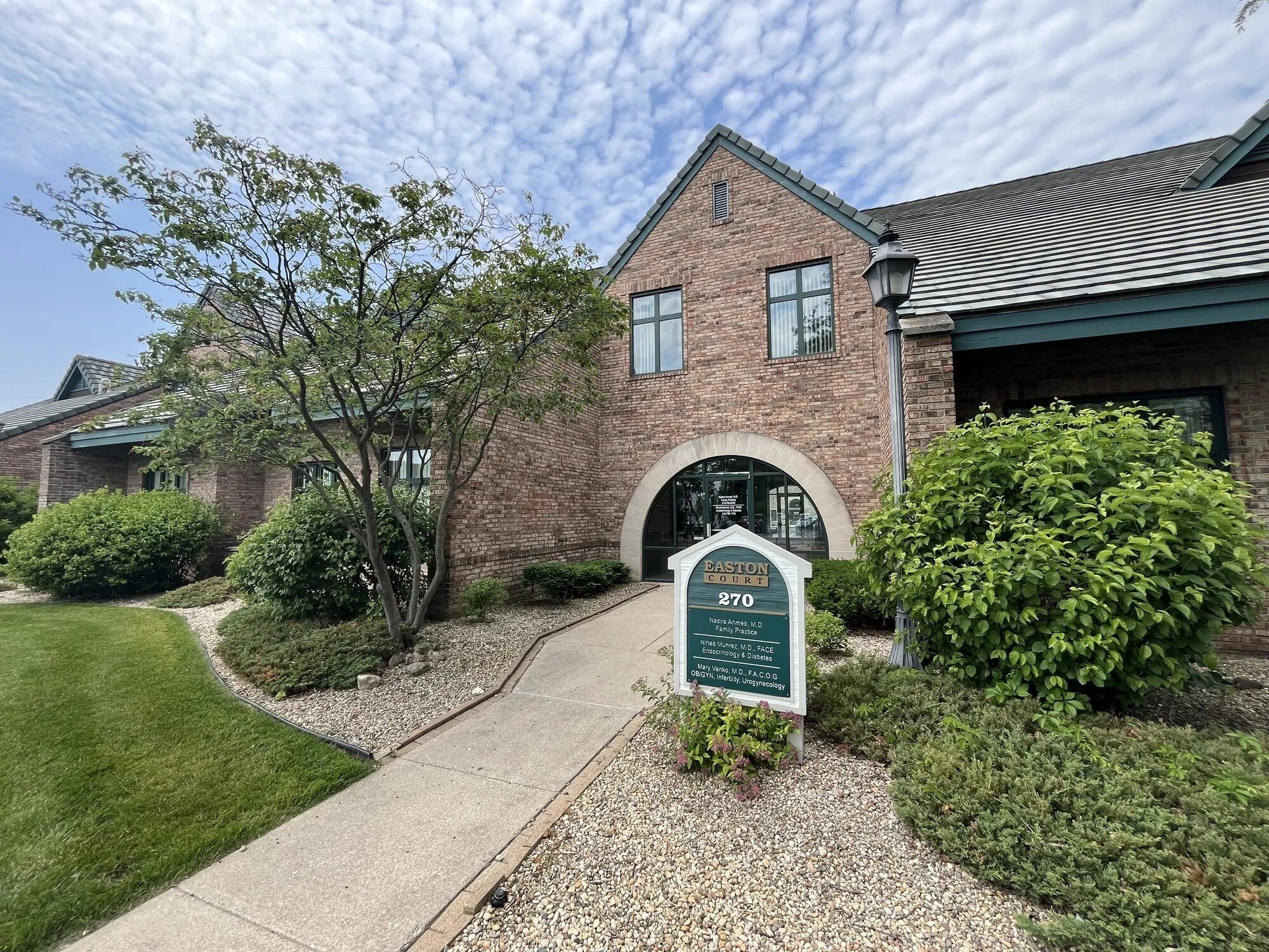 270 E 90th Dr, Merrillville, IN for Sale