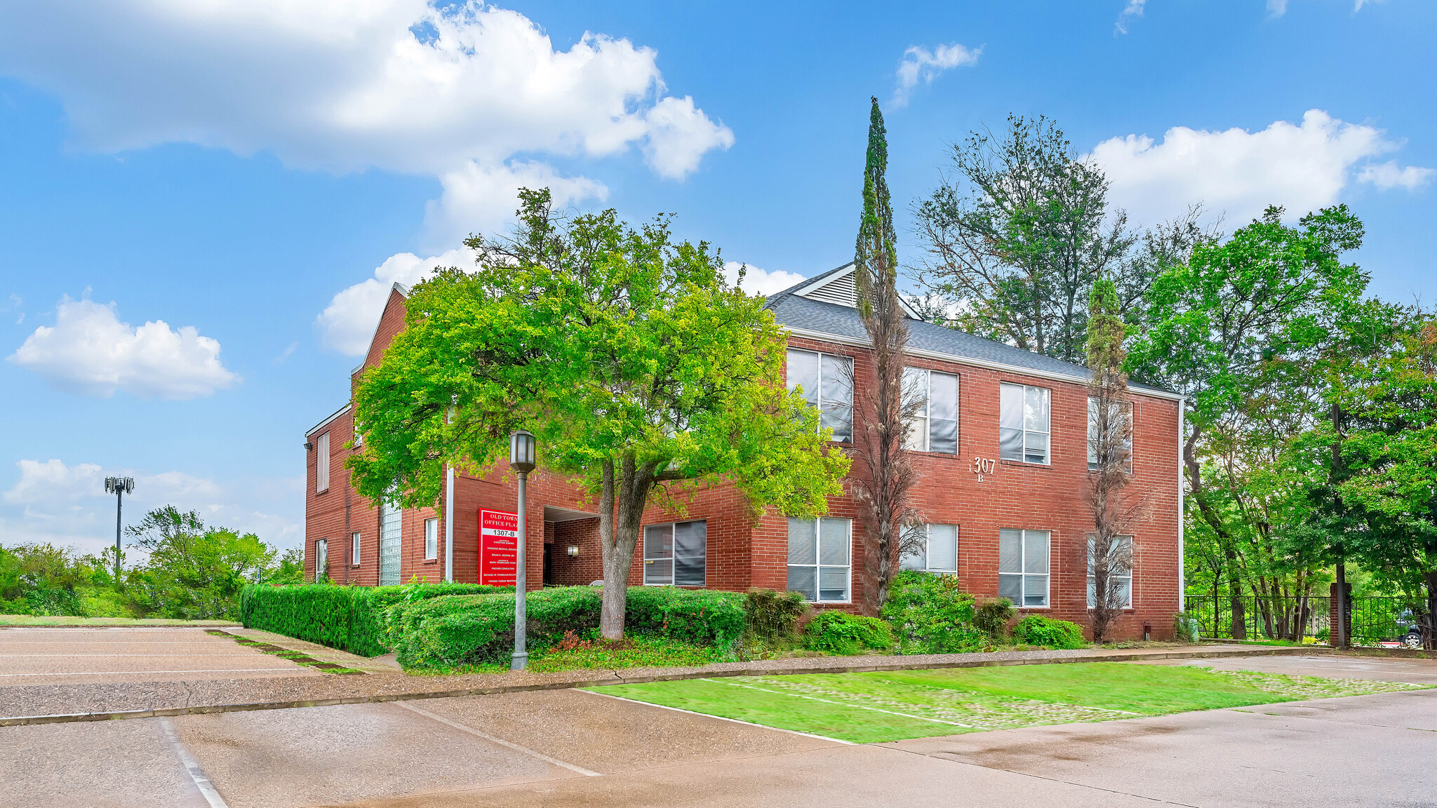 1307 W Abram St, Arlington, TX for Rent