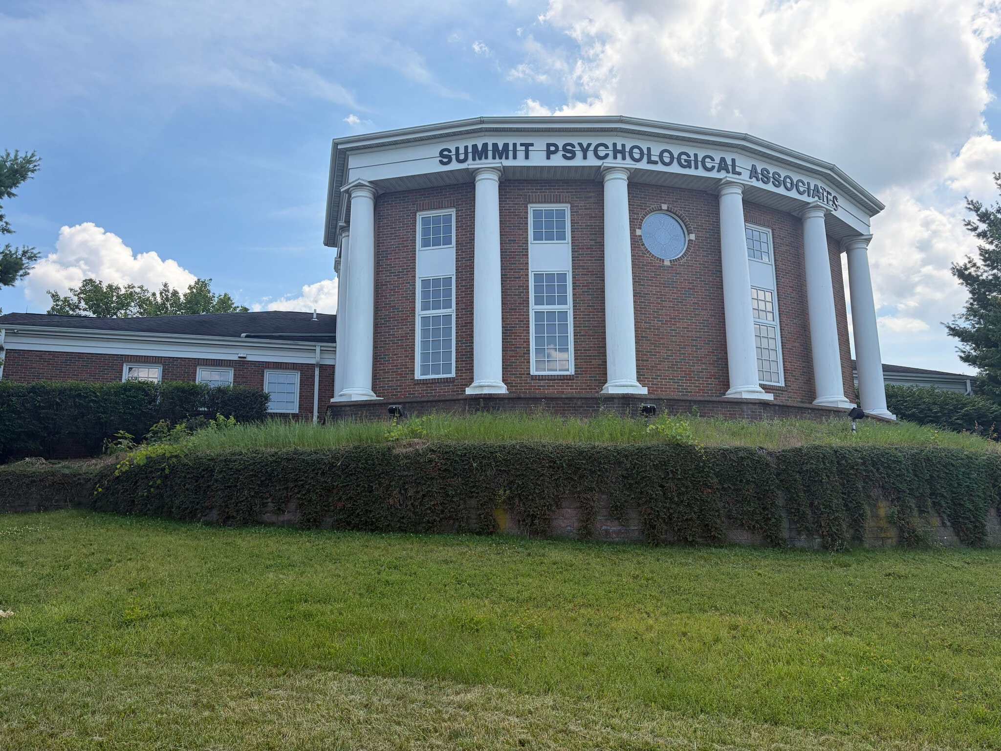 90 N Summit St, Akron, OH for Sale