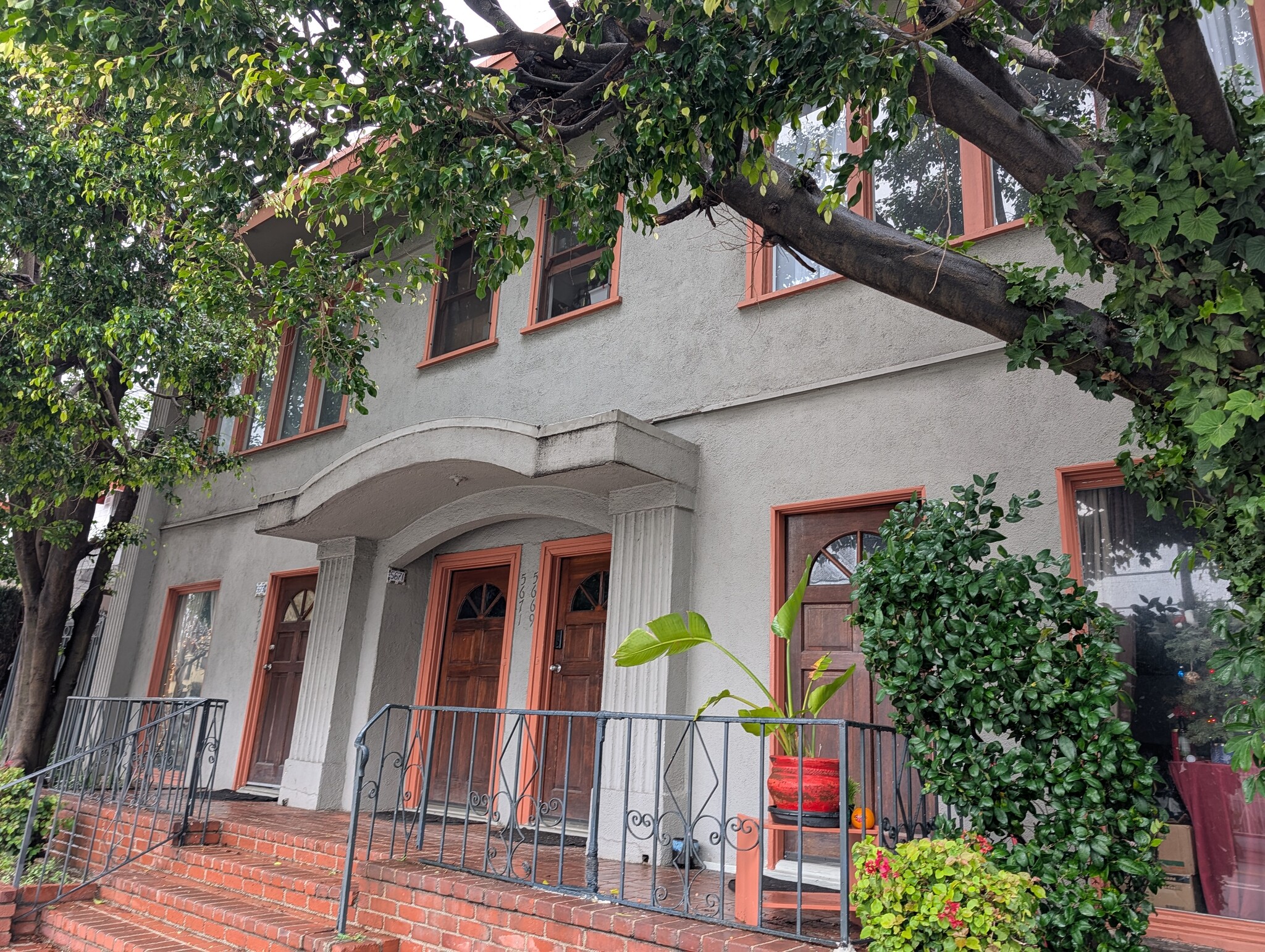 5667 Franklin Ave, Los Angeles, CA for Sale