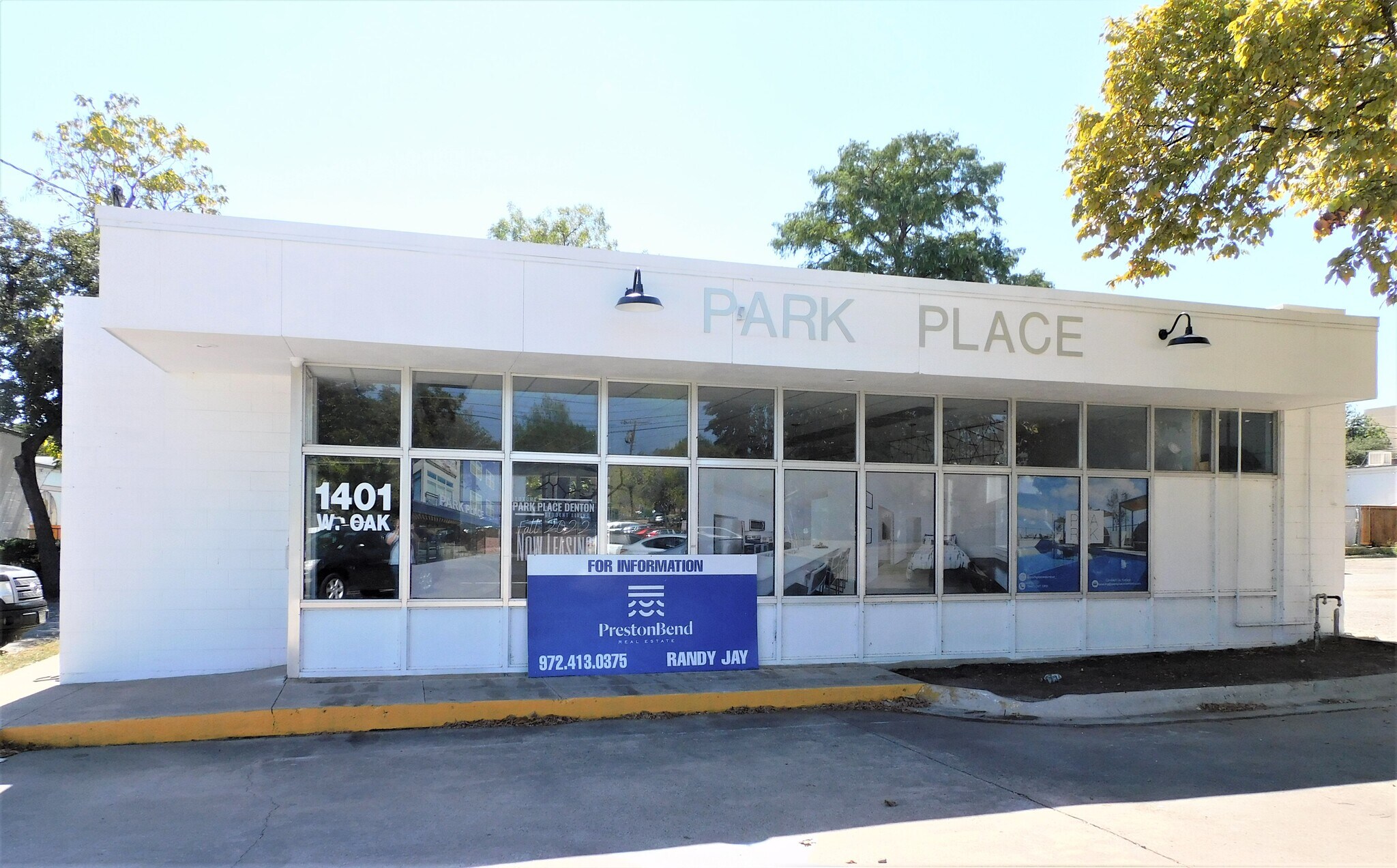 1401 W Oak St Denton, TX 76201 Retail Property for Lease on