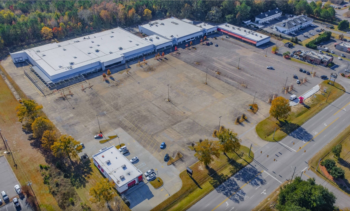 801-855 Chesterfield Hwy, Cheraw, SC for Rent