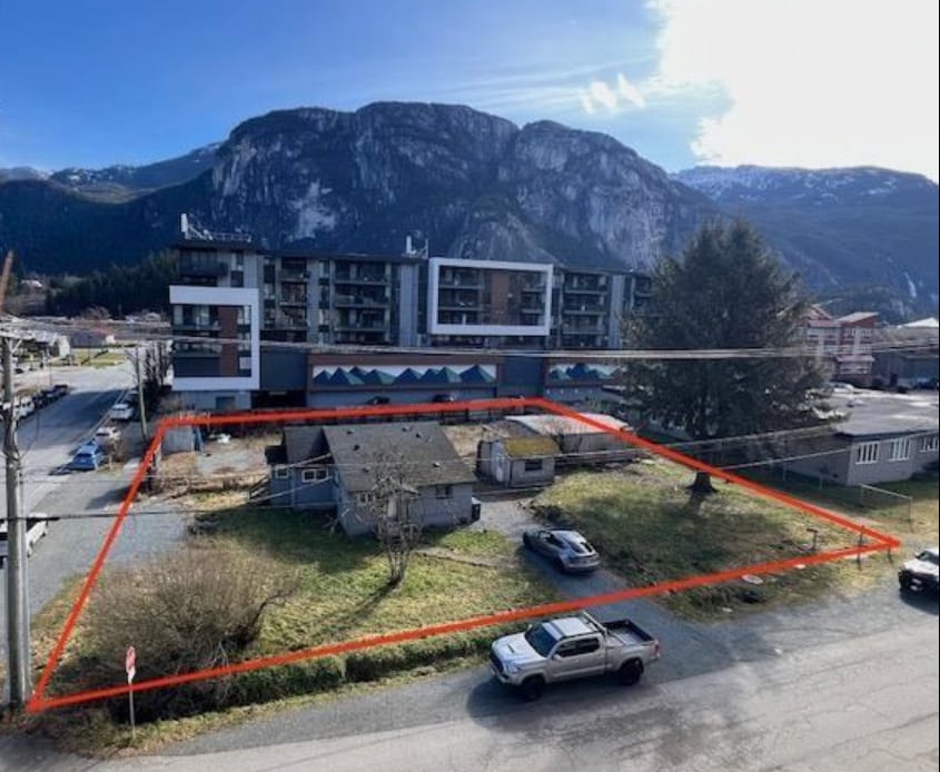 1358-1366 Main St, Squamish, BC for Sale