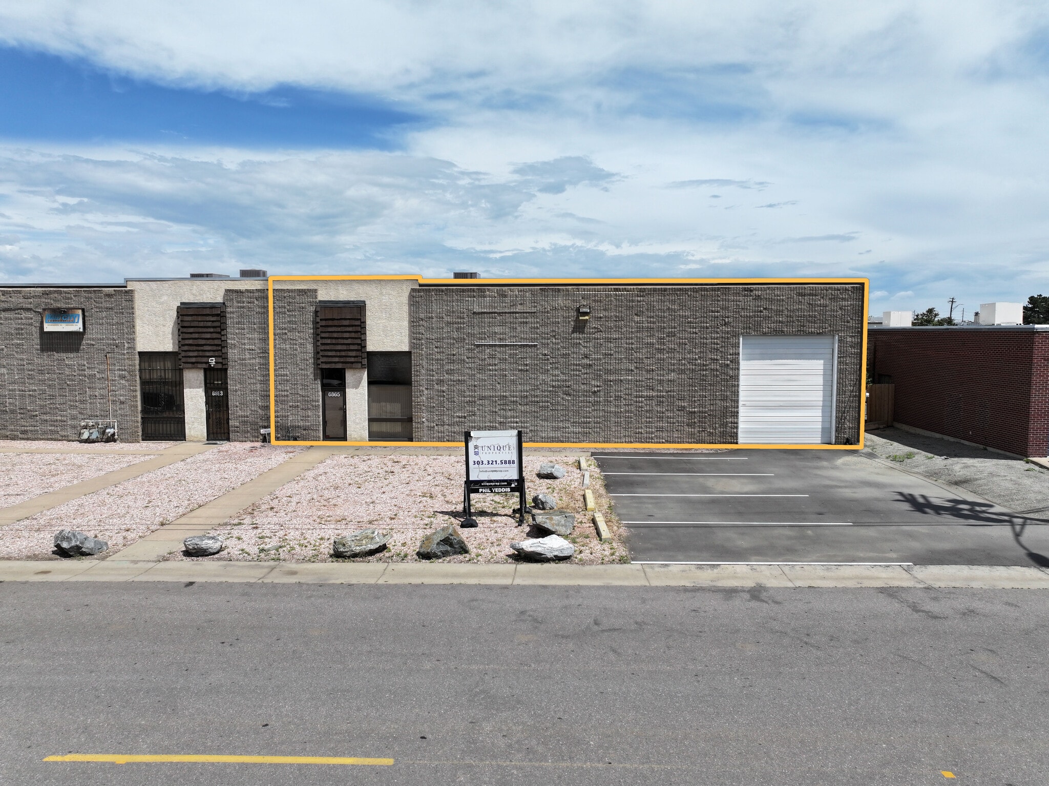 6865 E 48th Ave, Commerce City, CO for Rent