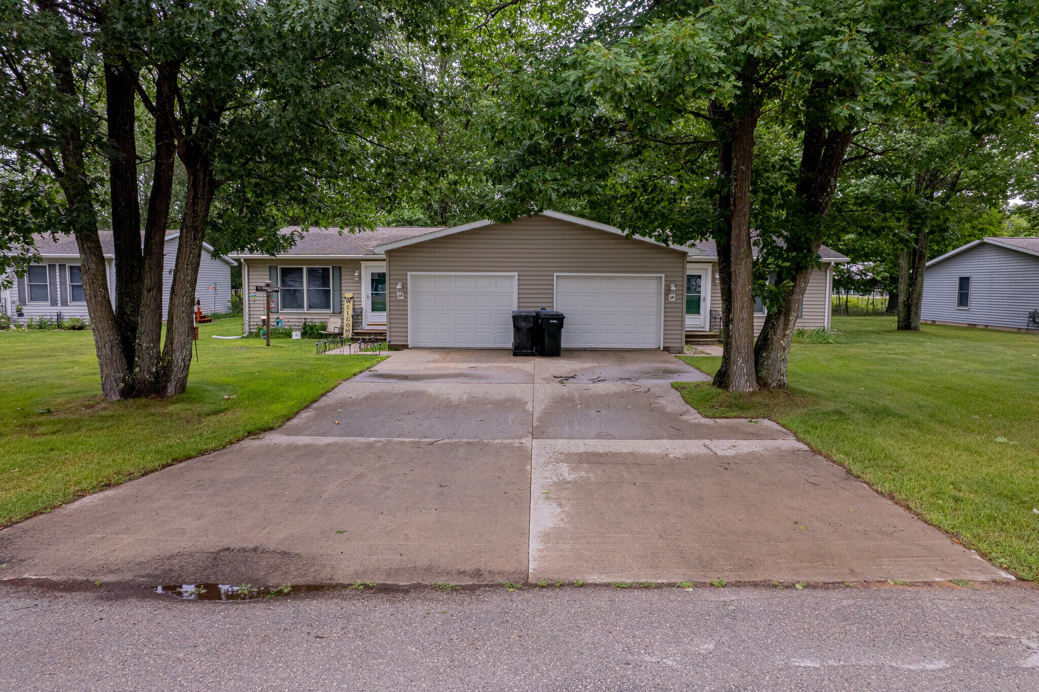 1 Cambridge Dr, Gladstone, MI for Sale