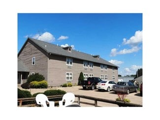 Amana, IA Hospitality - 4712 220th Trl Amana, IA Hospitality - 4712 220th Trl