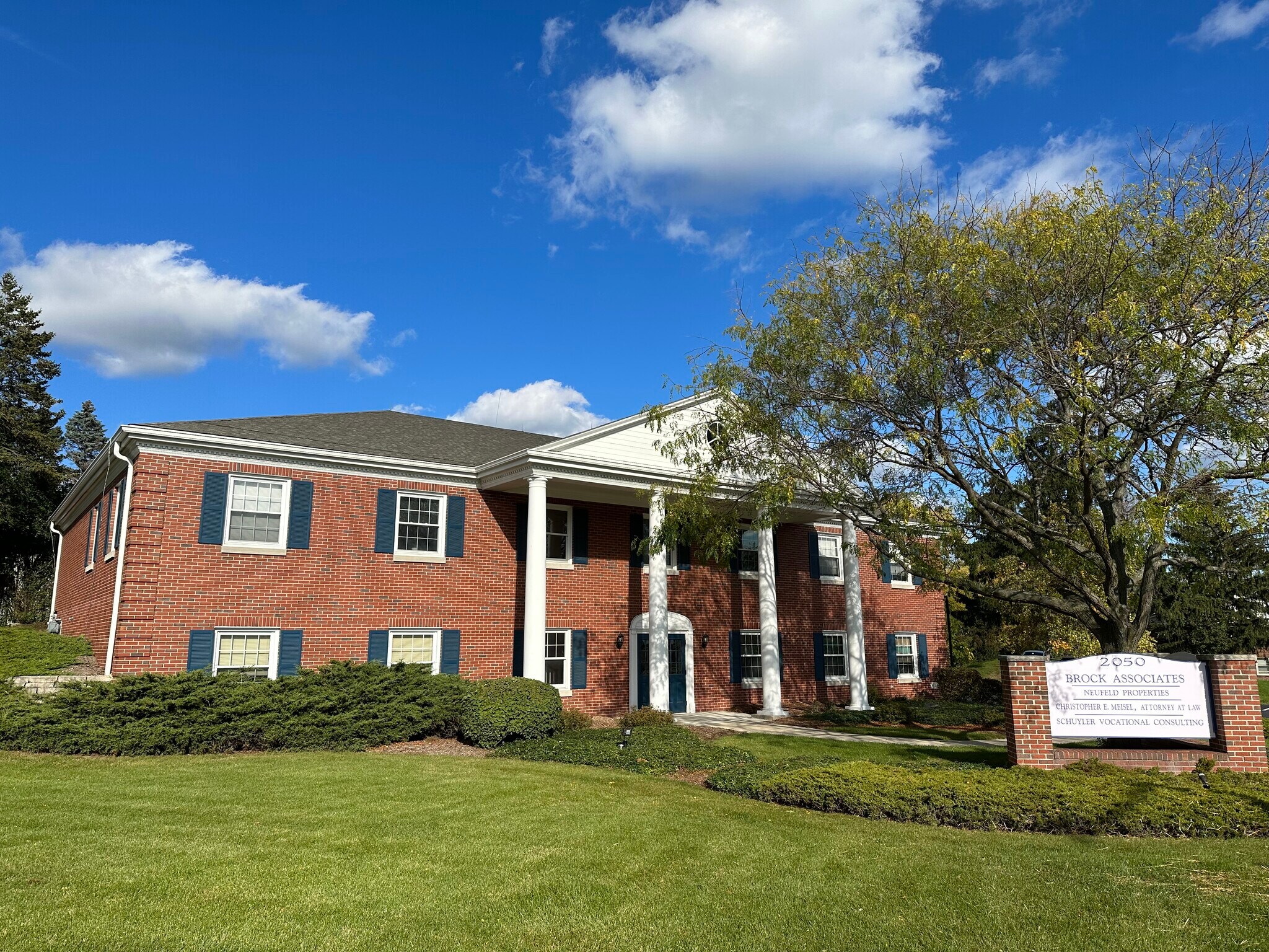 2050 W Good Hope Rd, Glendale, WI for Rent