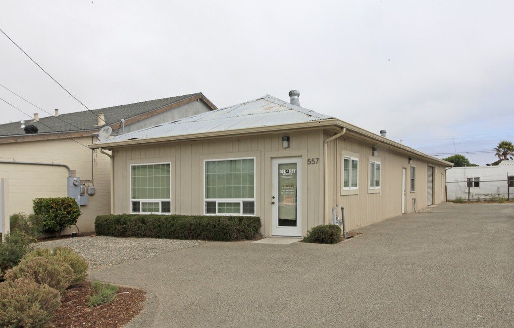 557 Charles Ave, Seaside, CA for Rent