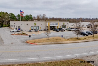 Fayetteville, AR Freestanding - 3880 N Front St