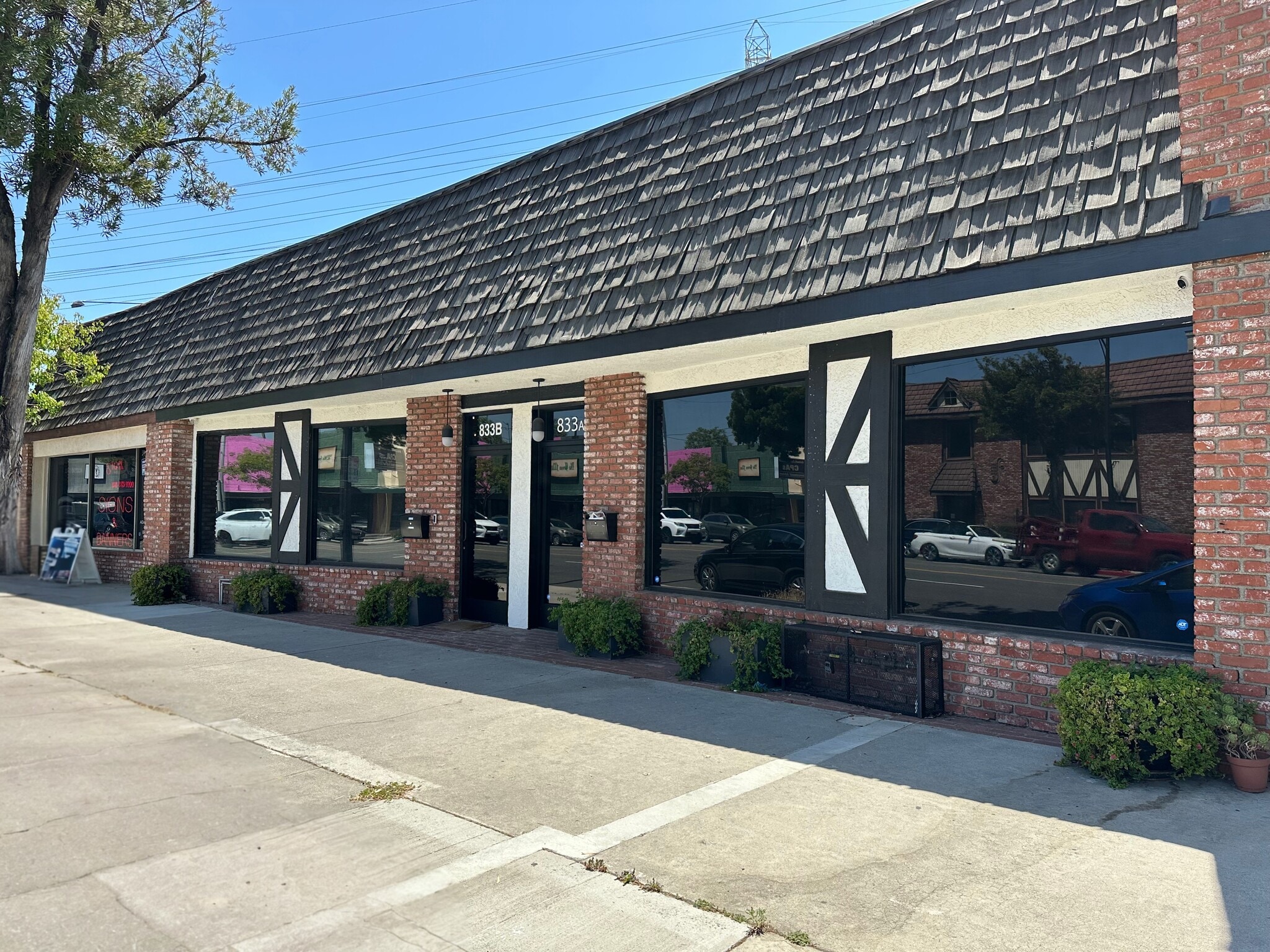 833 N Hollywood Way, Burbank, CA for Rent