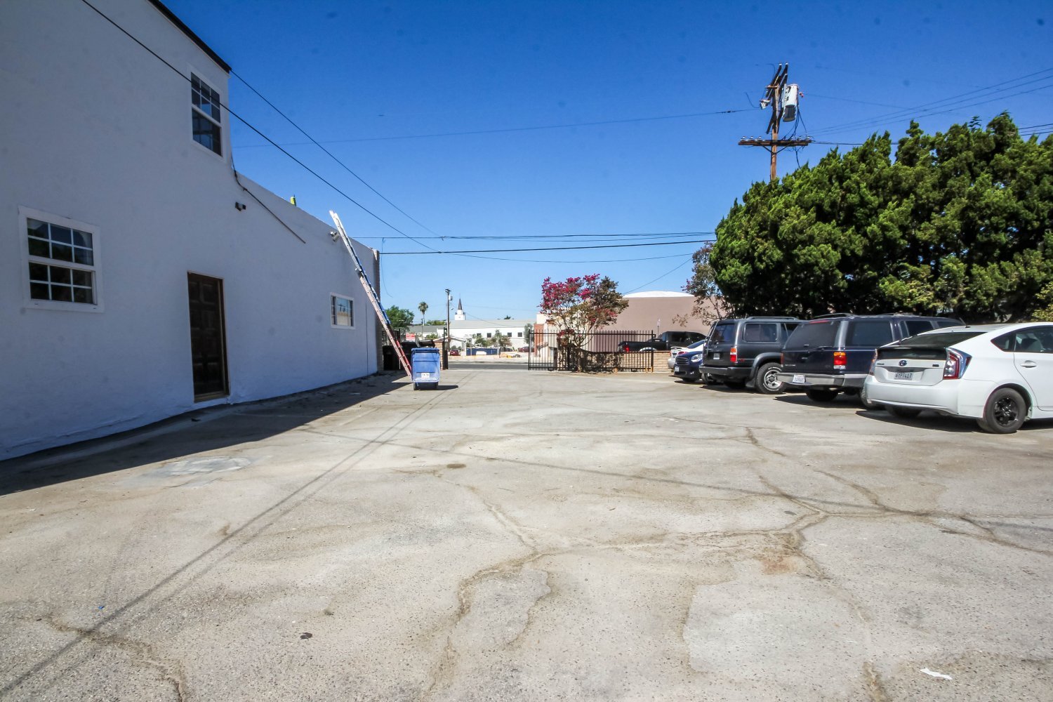 10446-10448 1/2 Scoville Ave, Sunland, CA for Sale