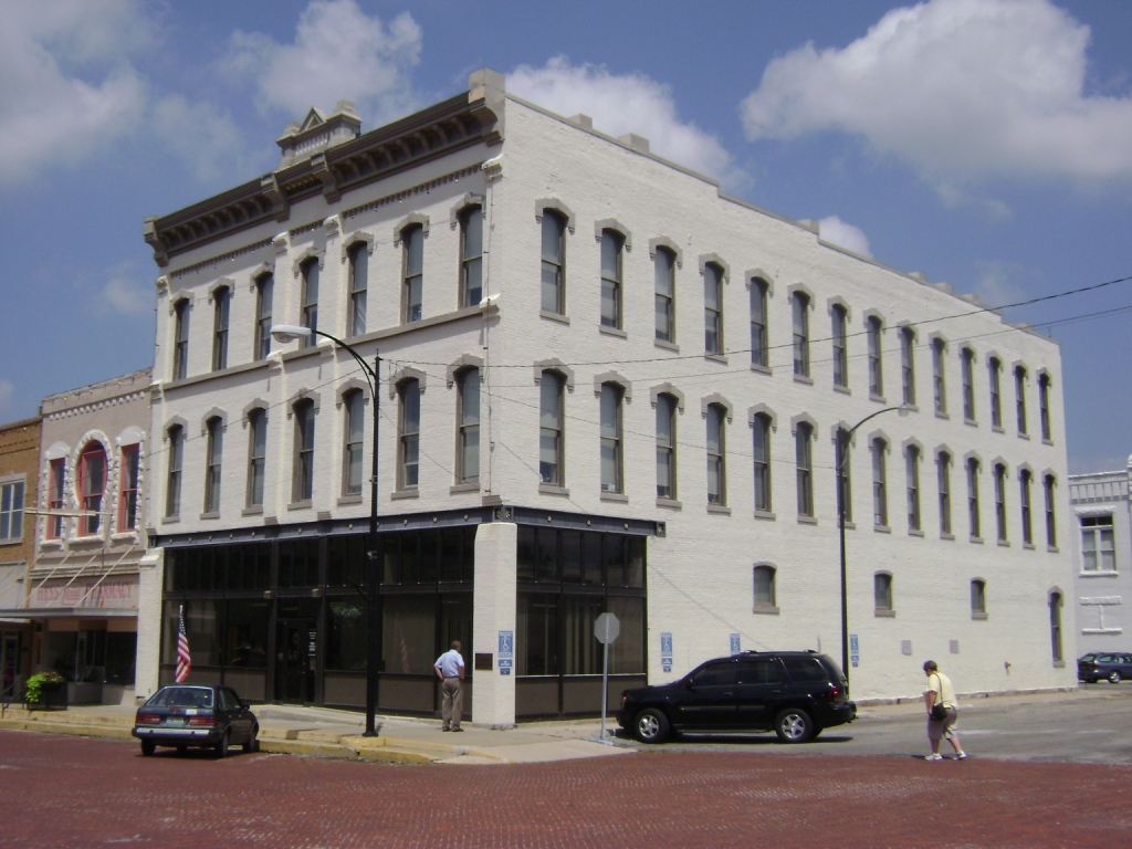 2-4 W Ohio St, Butler, MO for Rent