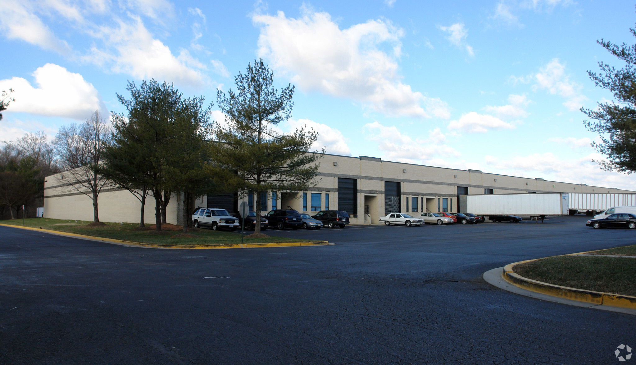 551-579 Commerce Dr, Upper Marlboro, MD for Rent