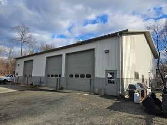 Middlefield, CT Commercial - 136 Meriden Rd