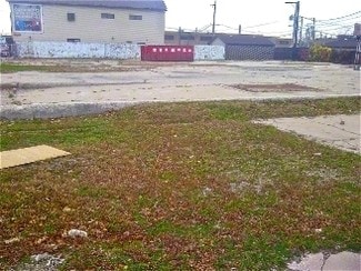 Fullerton Ave Commercial Space