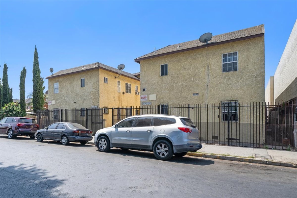 1148 E 43rd St, Los Angeles, CA for Sale