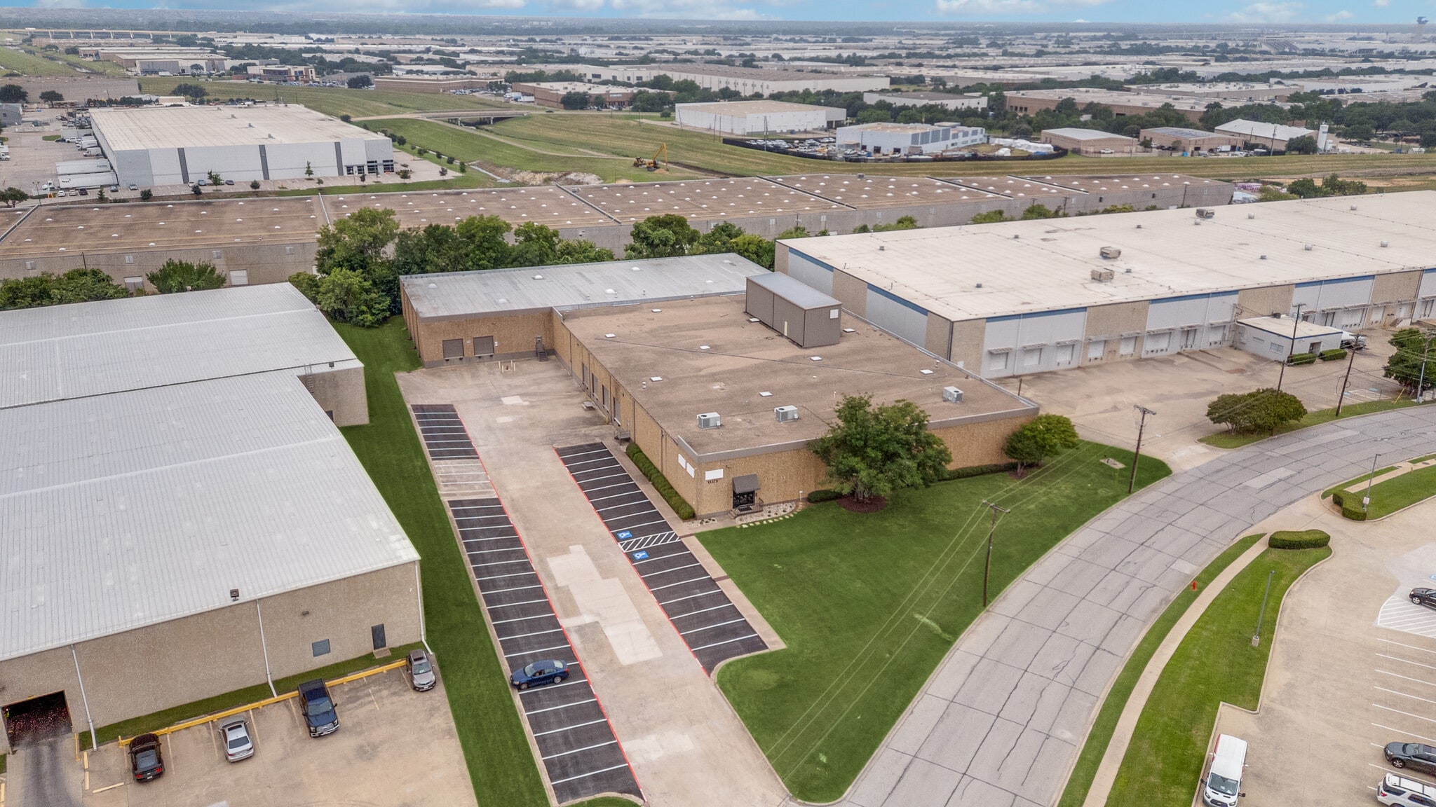 13375 Branch View Ln, Farmers Branch, TX for Rent