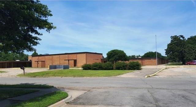 200 Forrest Park Rd, Bartlesville, OK for Sale