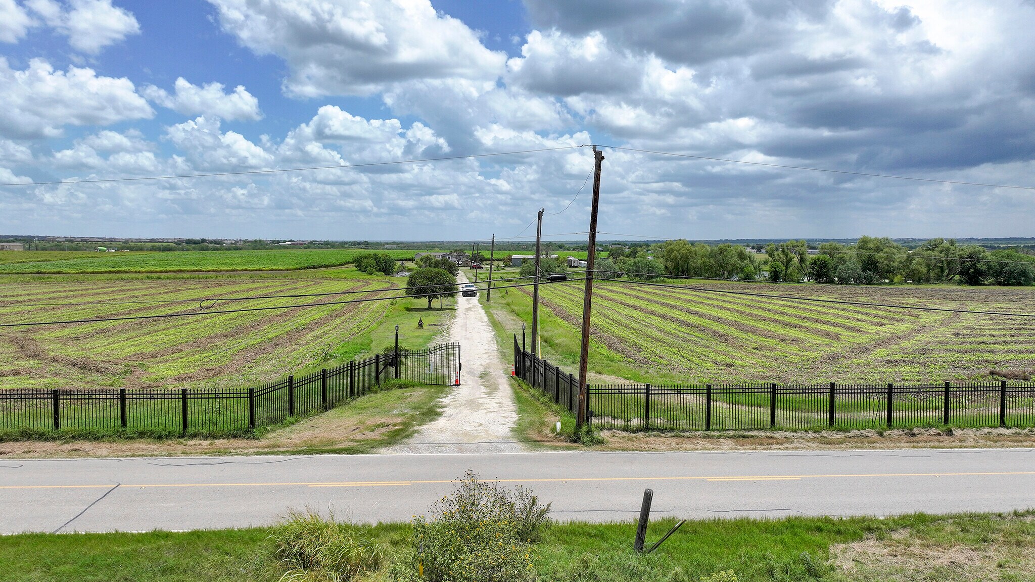 4892 Pfeil Rd, Converse, TX for Sale