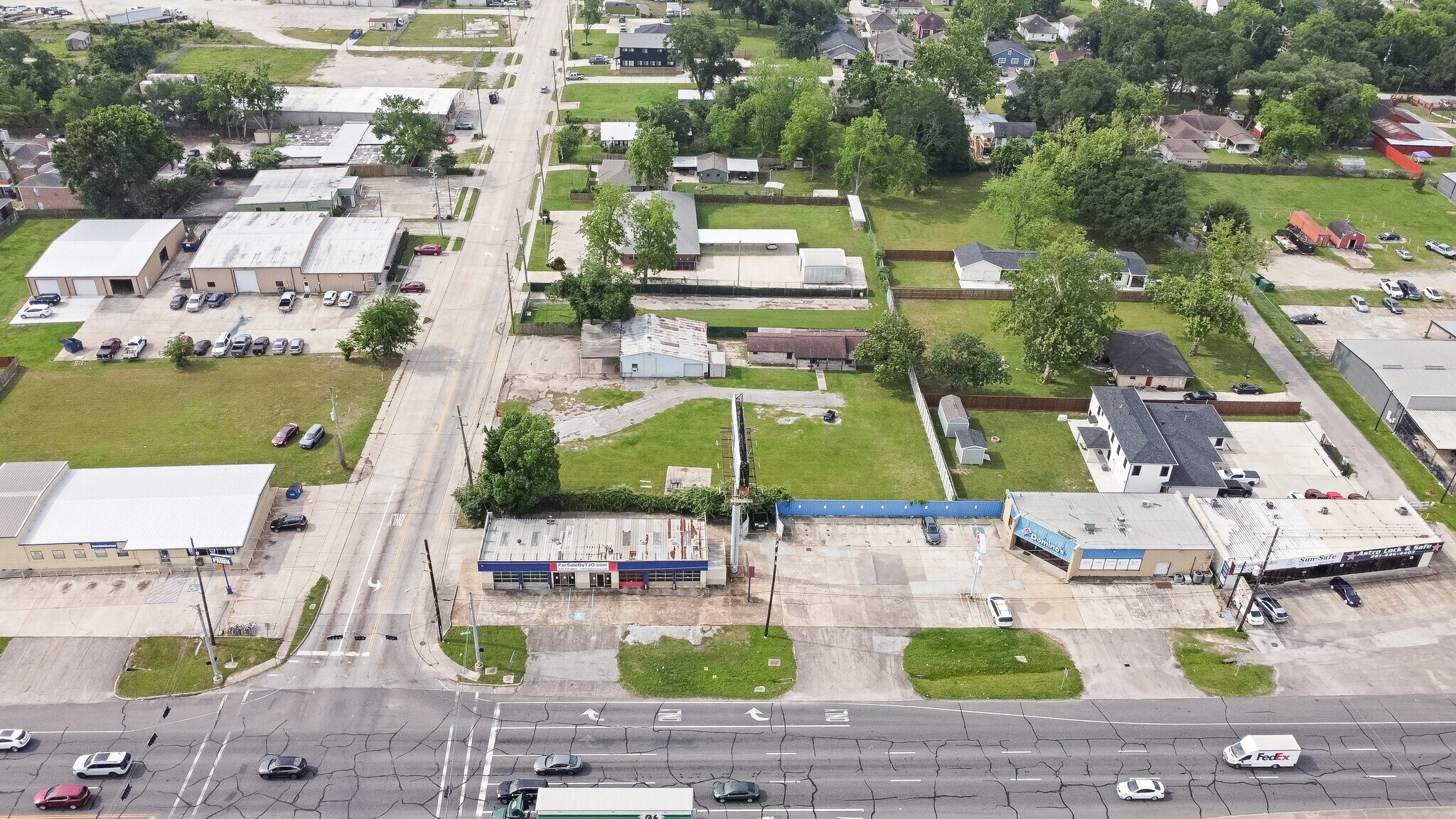 1107 N Houston Ave, Humble, TX for Sale