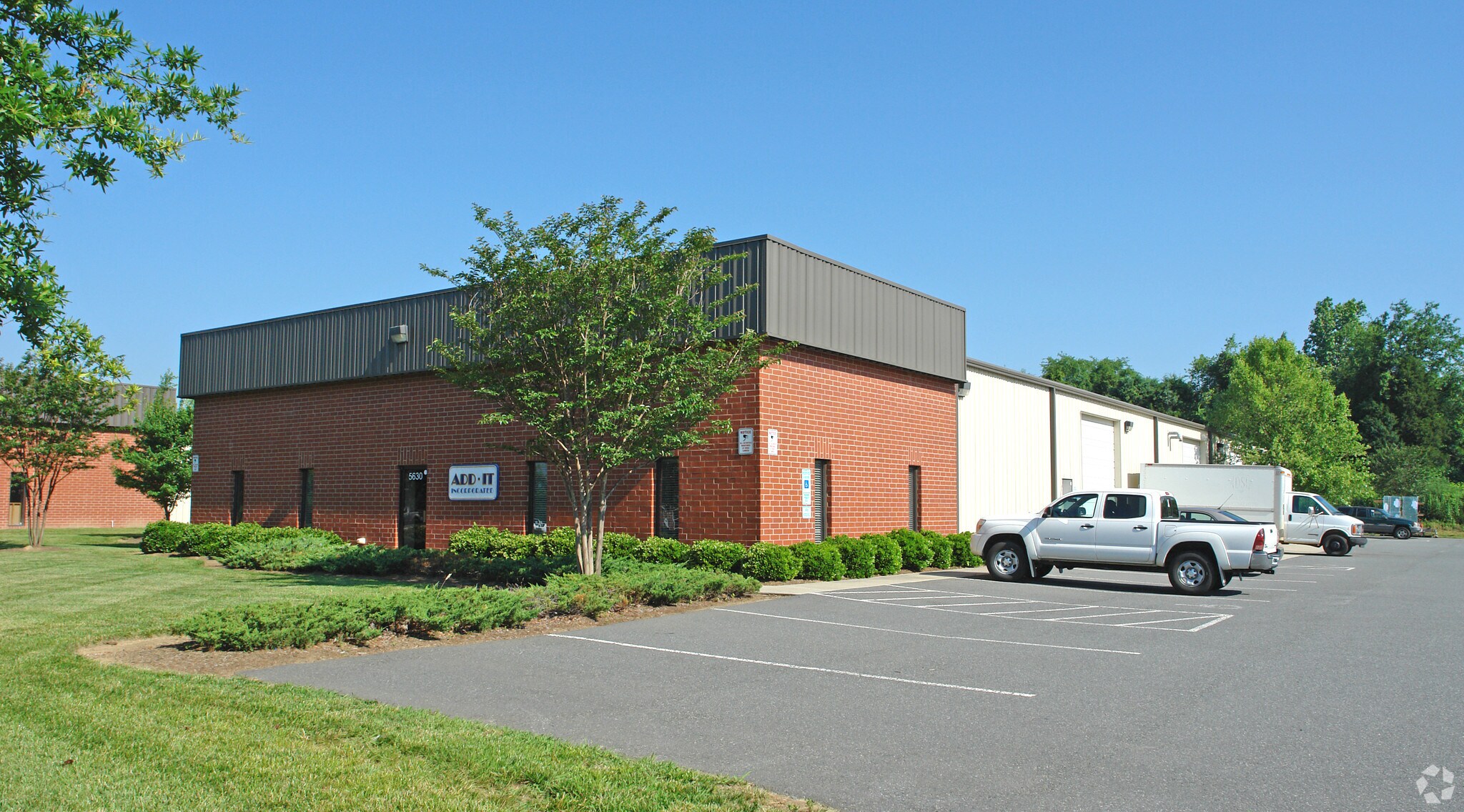 5630-5638 Harrisburg Industrial Par Dr, Harrisburg, NC for Rent