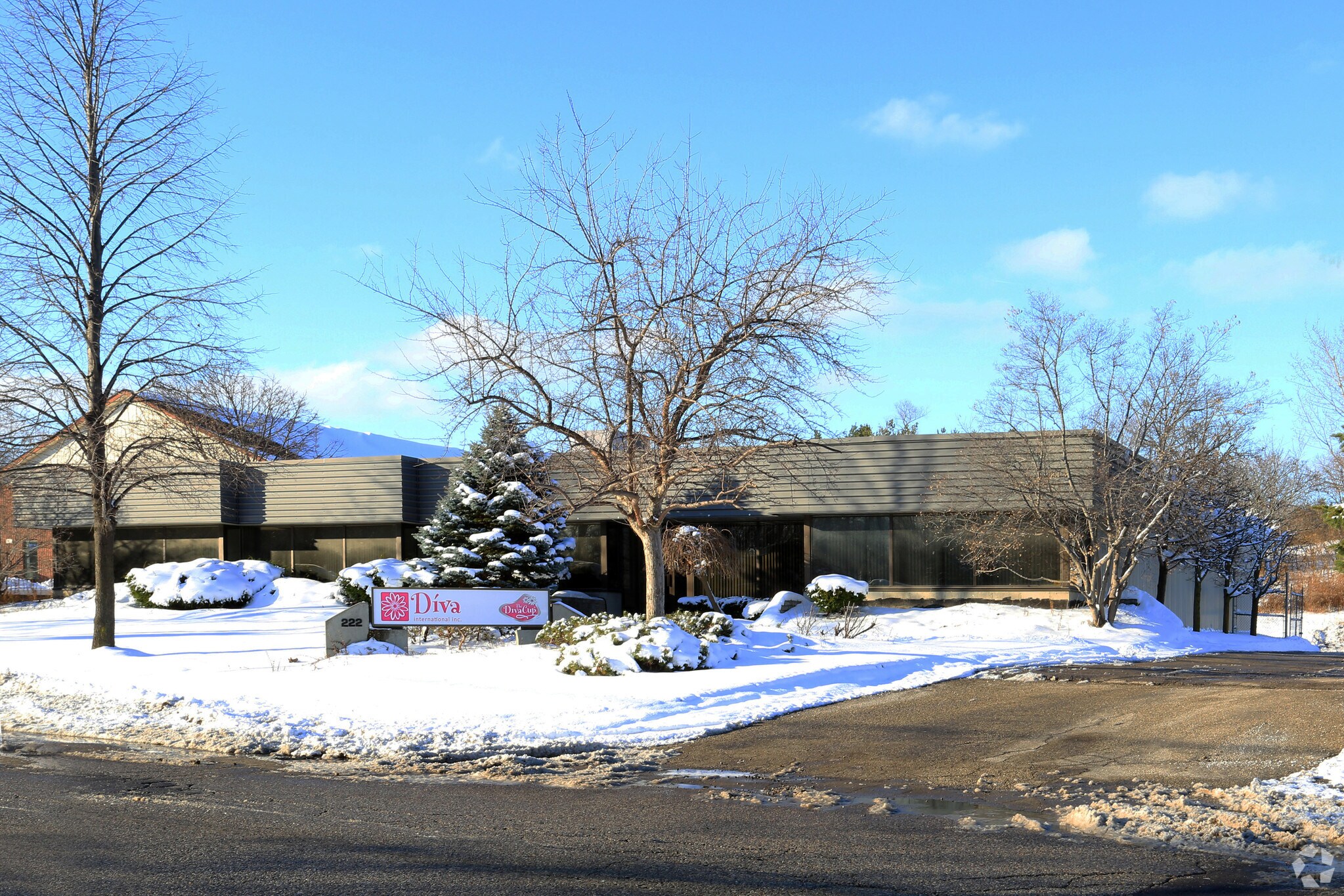 222 Mcintyre Dr Kitchener, ON N2R 1E8 Industrial Property for Lease