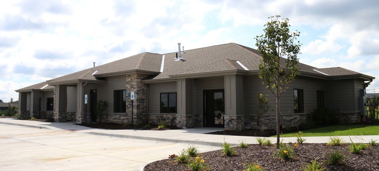 9869 S 168th Ave, Omaha, NE for Rent