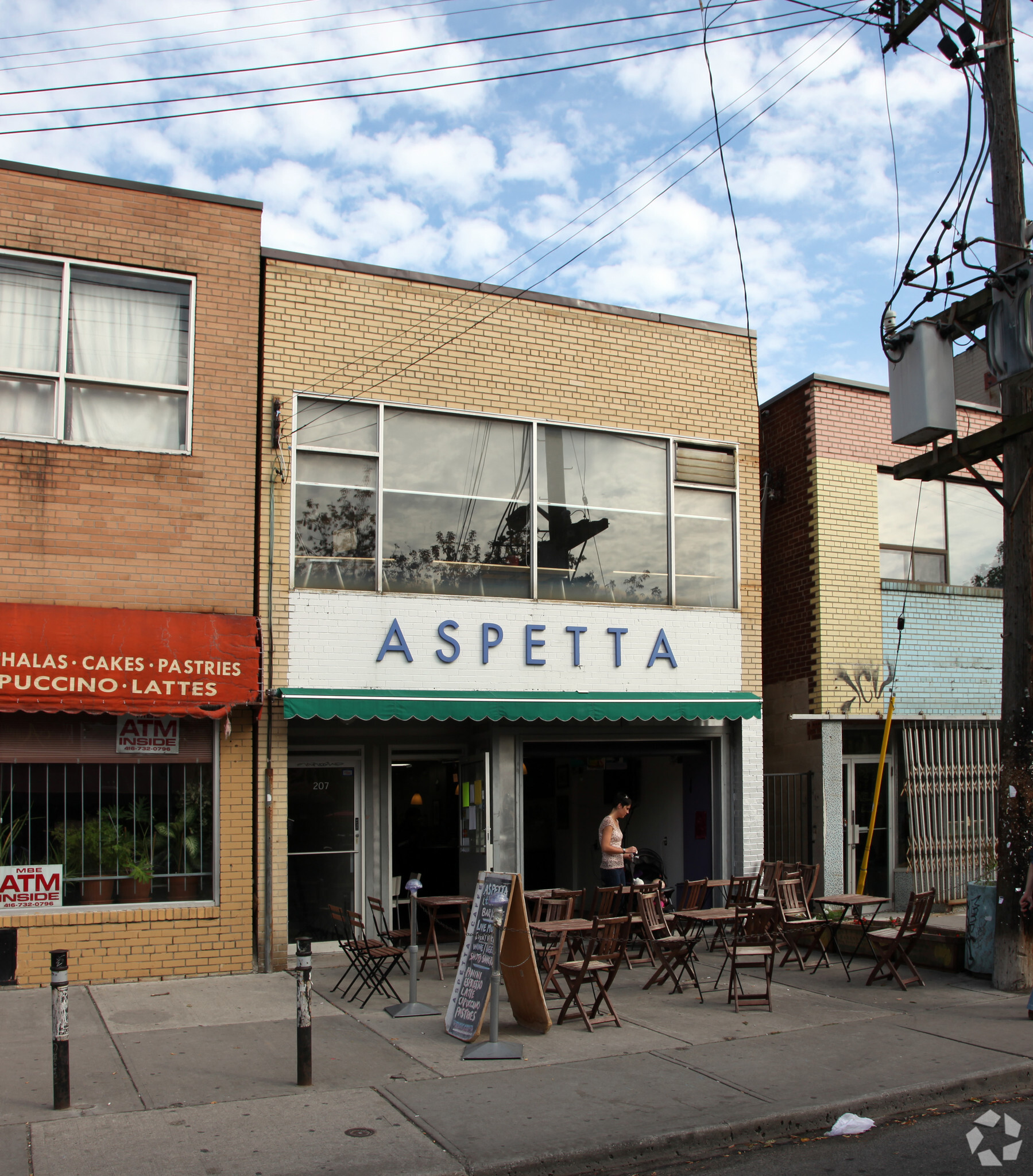 207 Augusta Ave, Toronto, ON for Rent