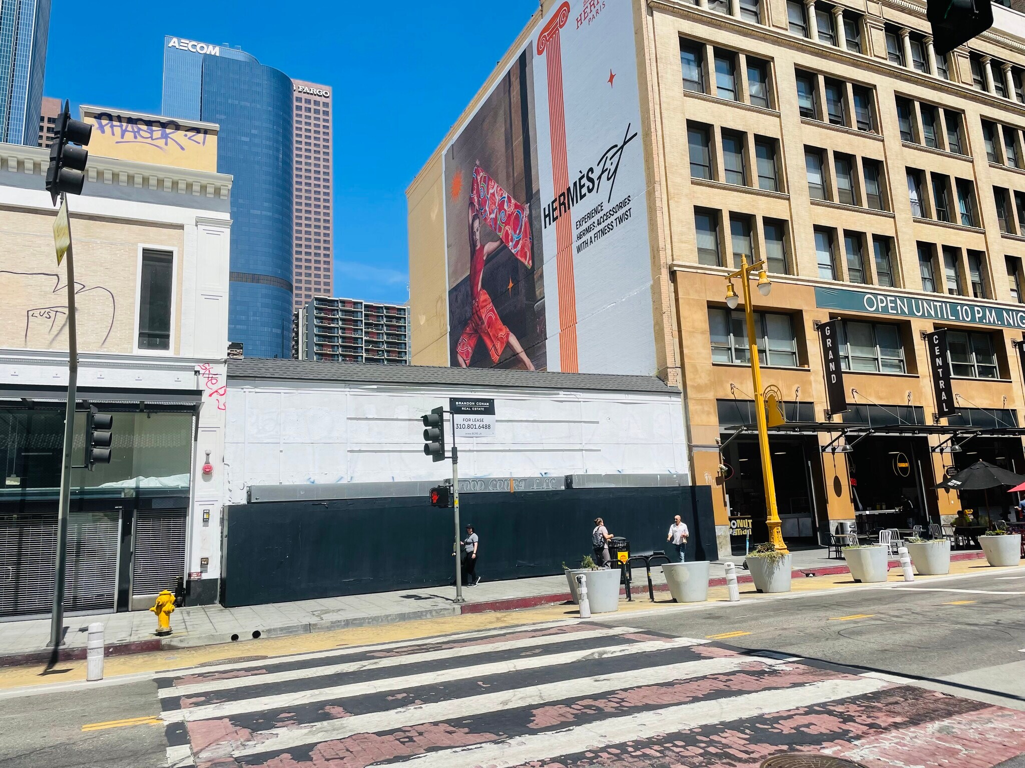 327 S Broadway, Los Angeles, CA for Rent