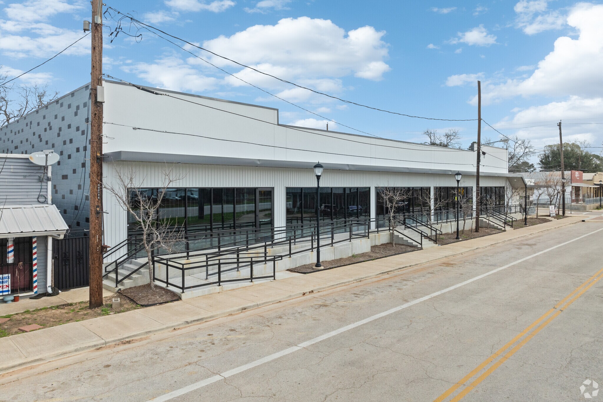 2406 Main St, Waller, TX for Rent