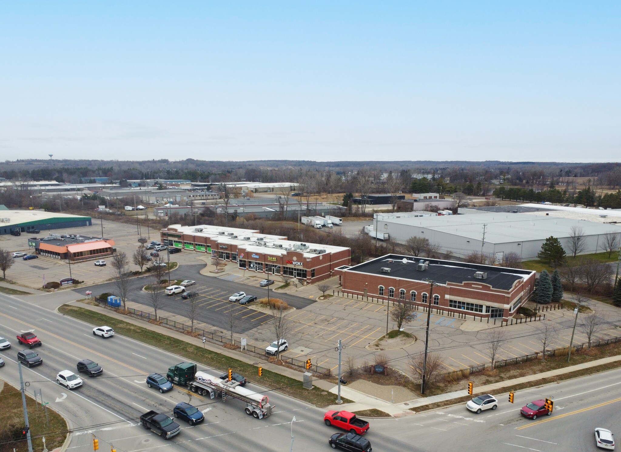 999 S Lapeer Rd, Oxford, MI for Rent