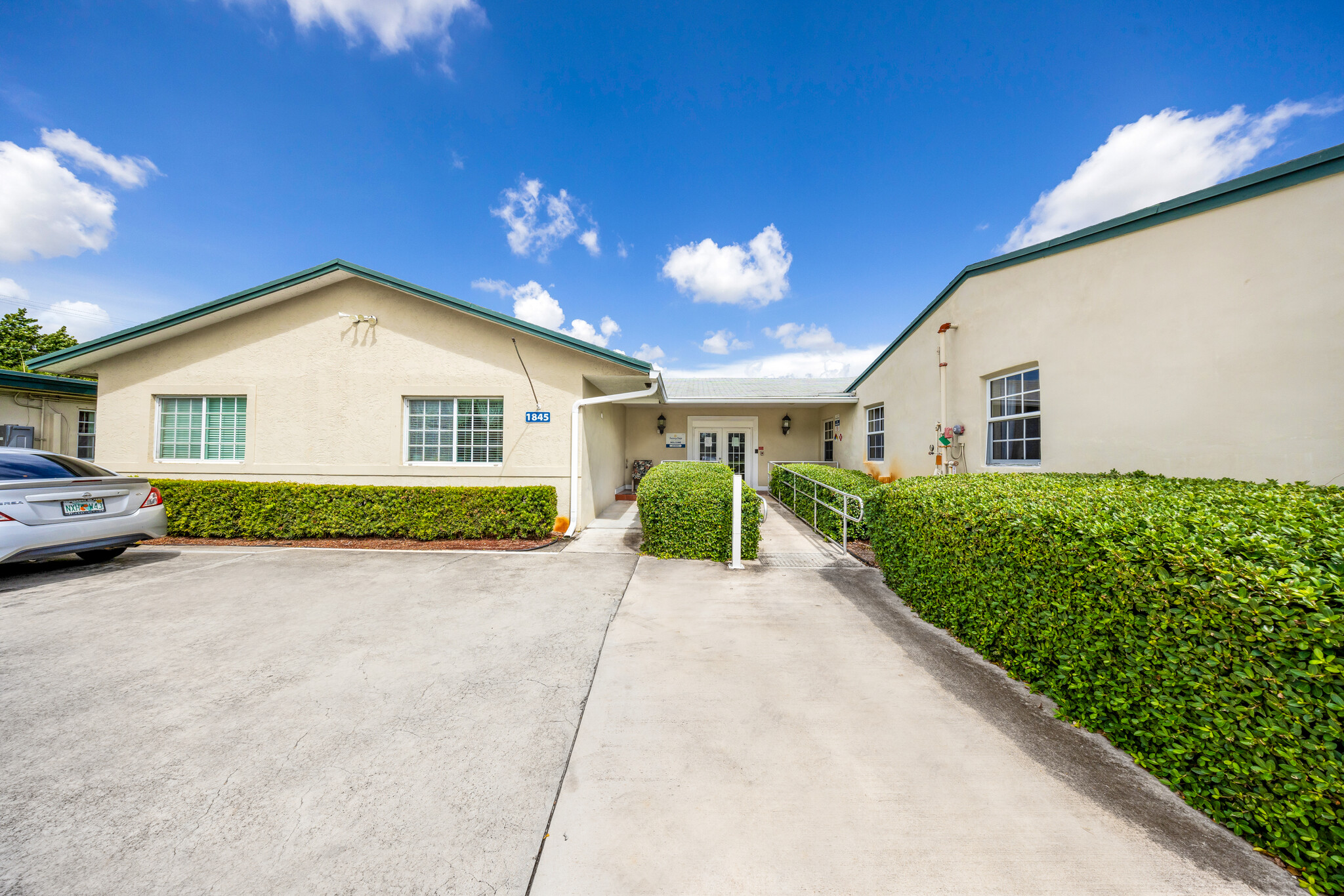 1845 Garfield St, Hollywood, FL for Sale