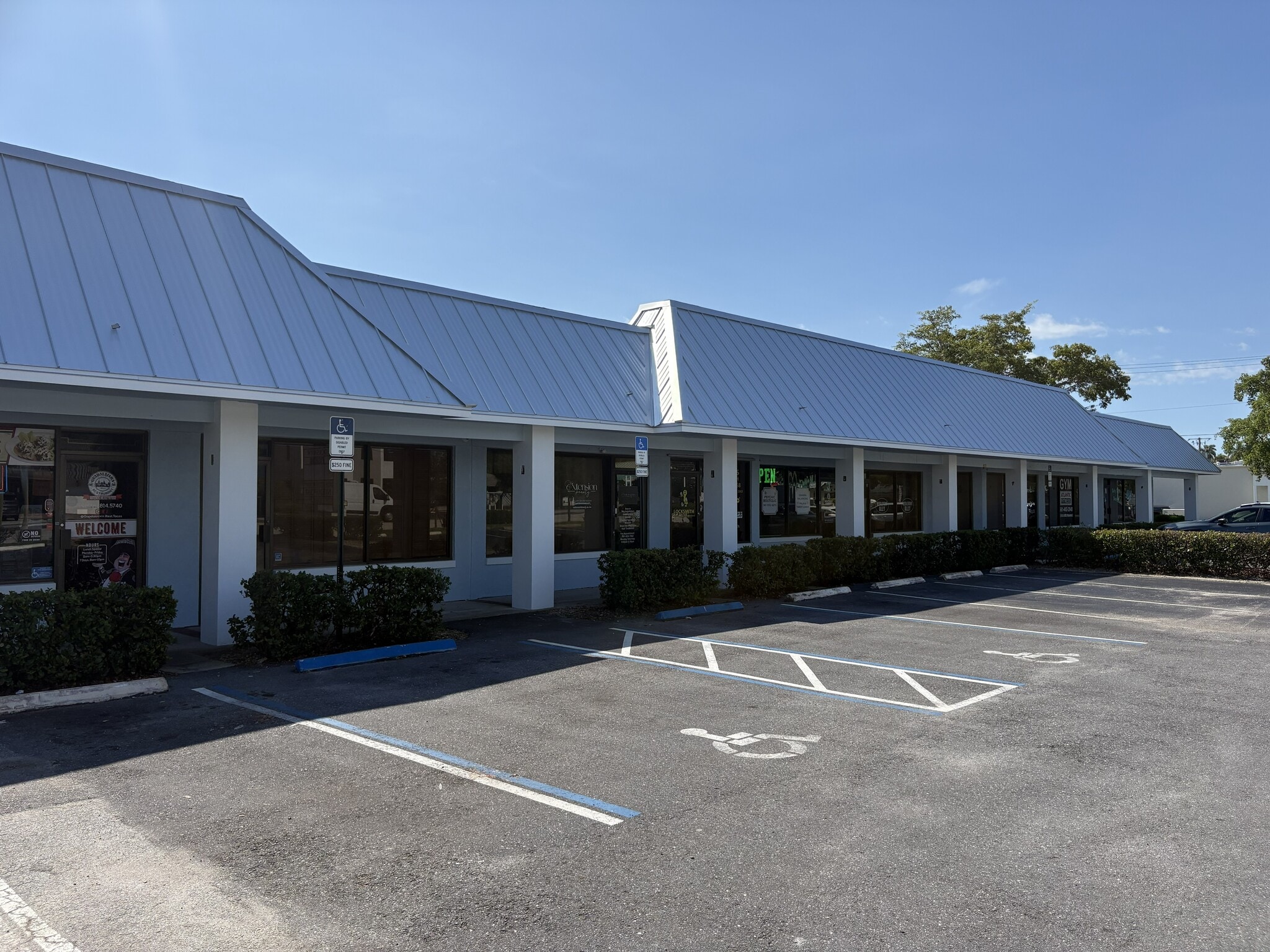 905 US Highway 1, Lake Park, FL for Rent