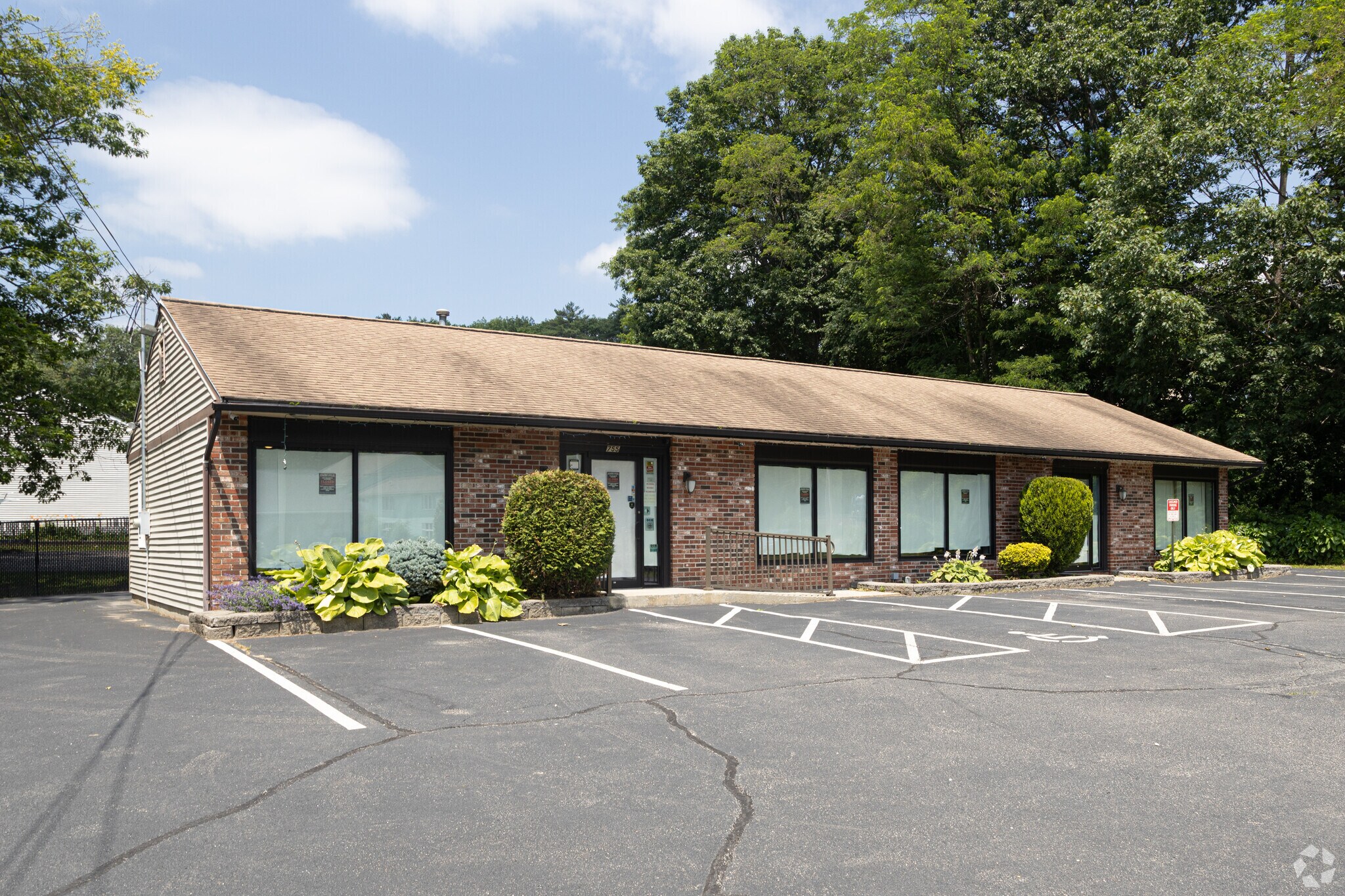 755 Columbus Ave, Rochester, NH for Sale
