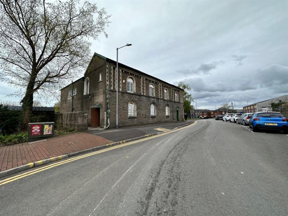 22 Castle St, Neath, WGN for Sale