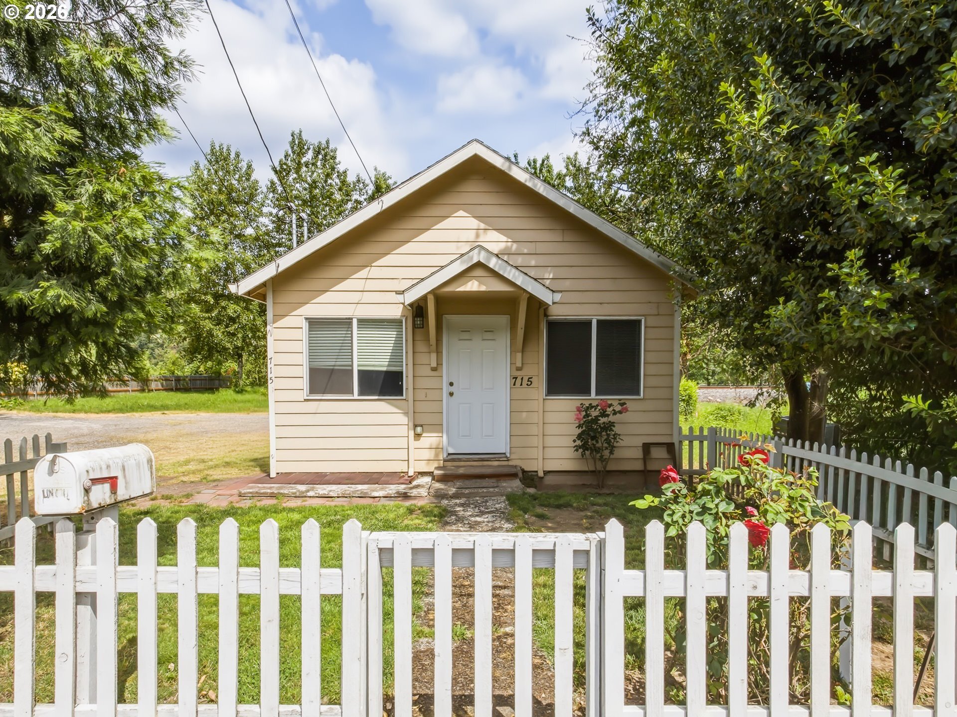 715 S McLoughlin Blvd, Oregon City, OR for Sale