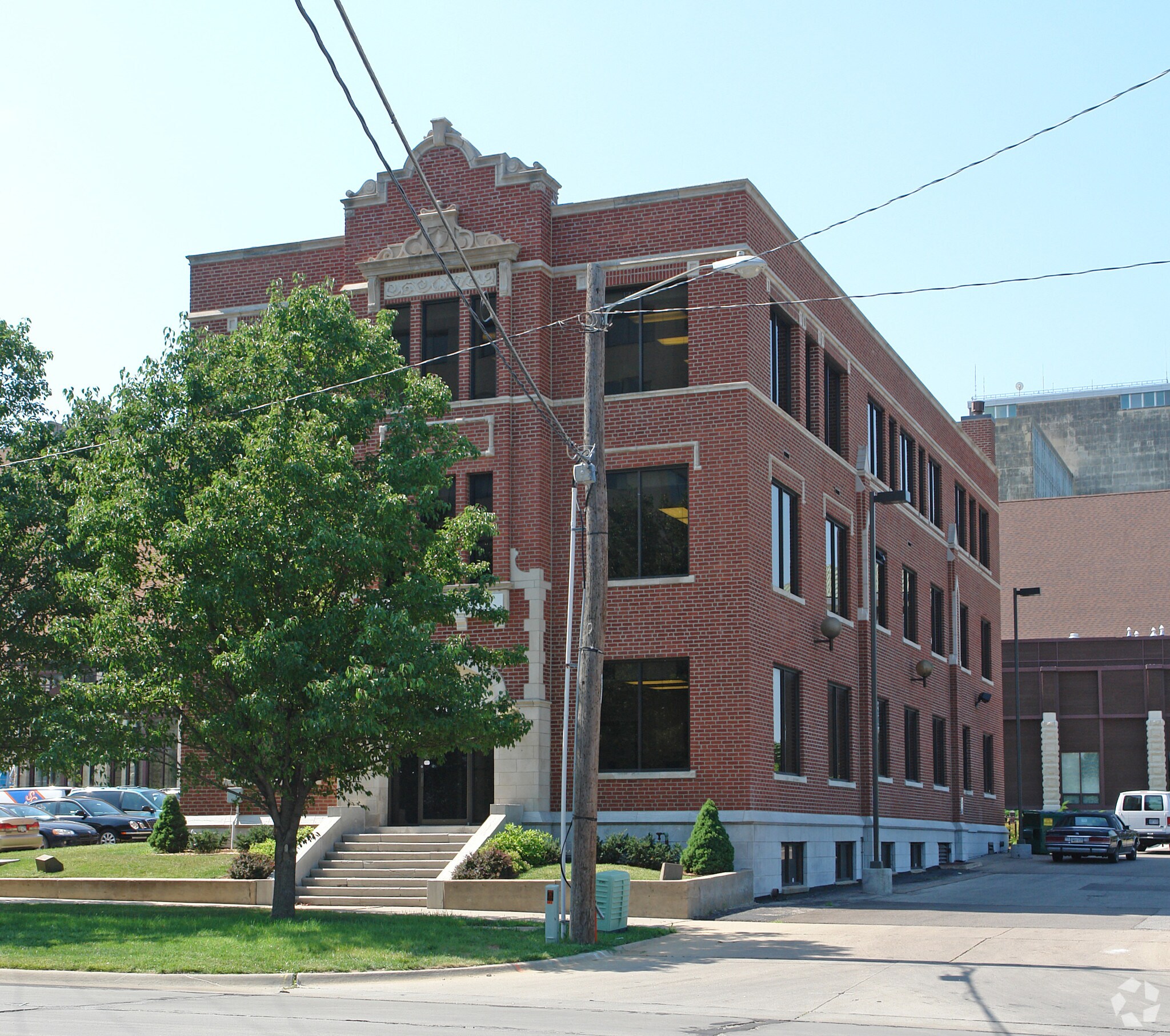 415 SW 8th St, Topeka, KS for Rent