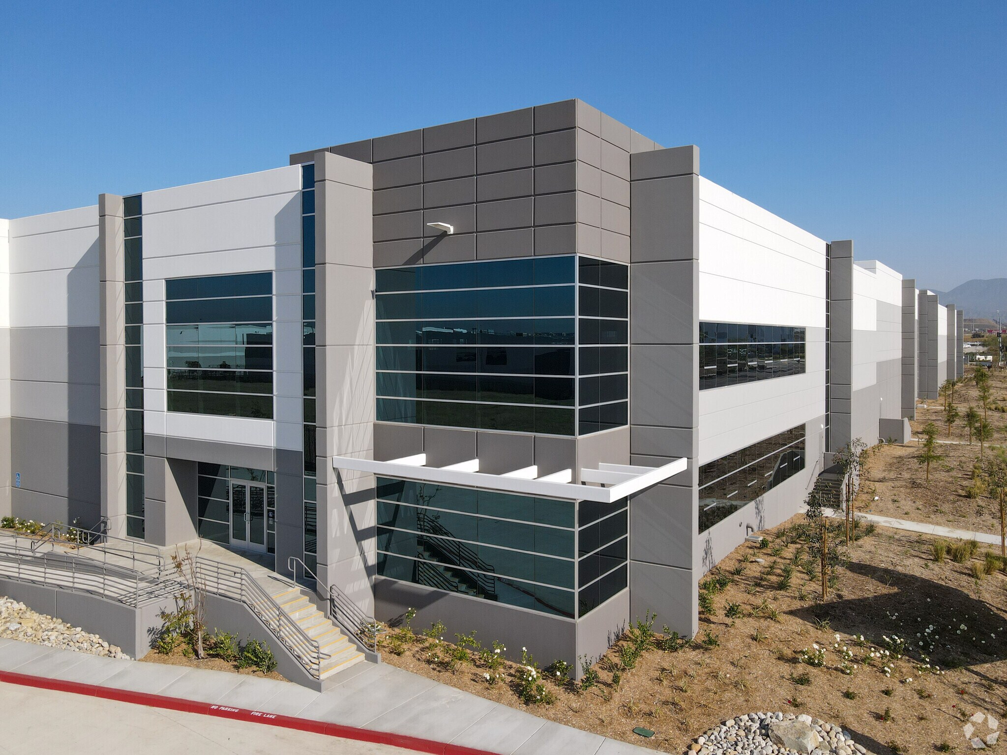 2335 W Walnut Ave Rialto, CA 92376 Industrial Property for Lease on