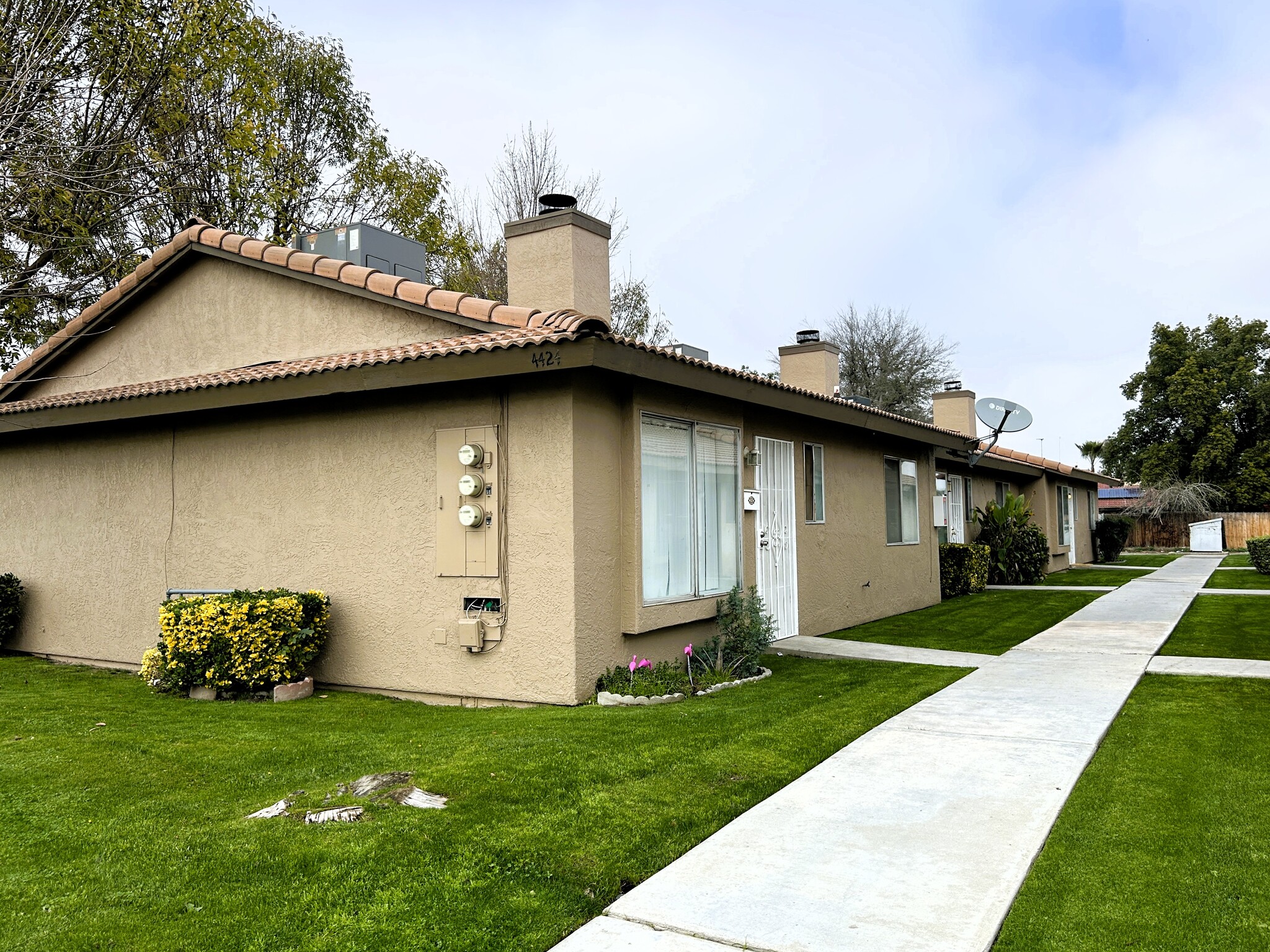 4424 White Ln, Bakersfield, CA for Sale