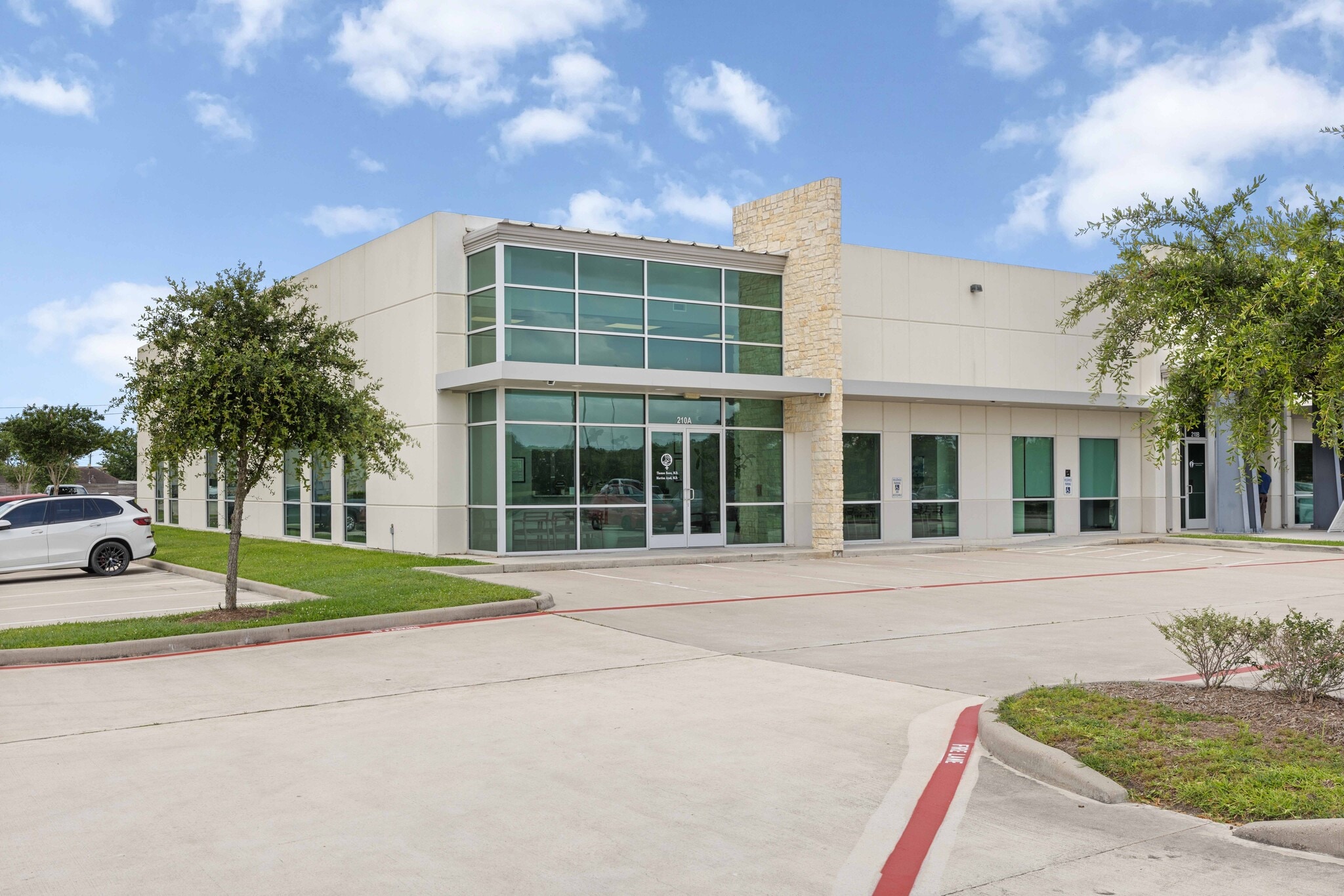 210 Genesis Blvd, Webster, TX for Sale